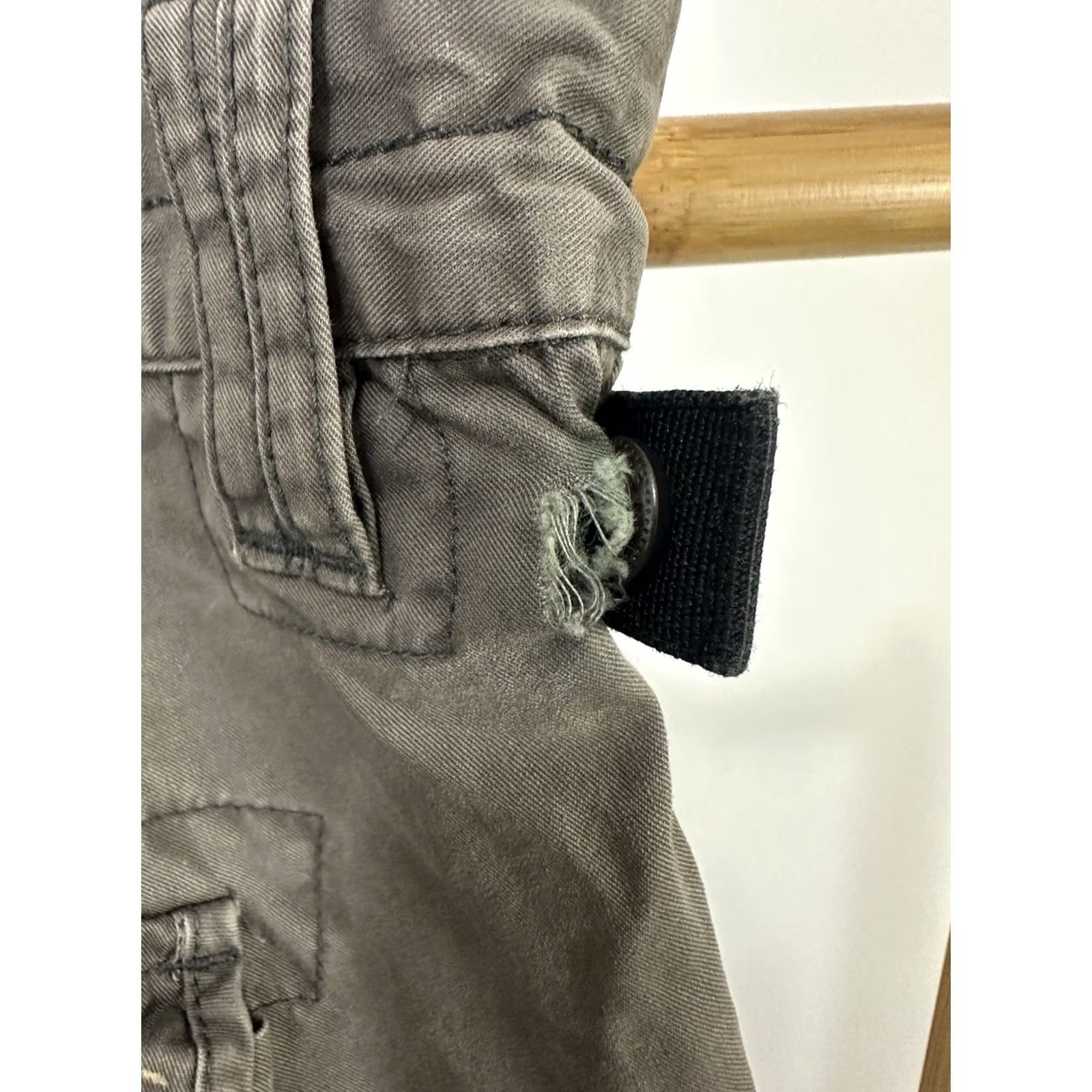 Armani Exchange Armani Exchange Men’s Cargo Zip Pocket Utility Tactical Streetwear Pants 40 Khaki Military Combat Distressing String 30 Inseam Men Size US 40 / EU 56 - 7 Thumbnail