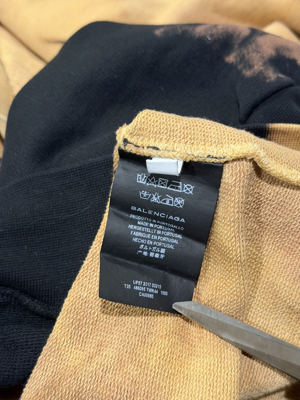 Balenciaga Balenciaga Homme City Bleached / Black Crewneck Sweatshirt Size US L / EU 52-54 / 3 - 13 Thumbnail