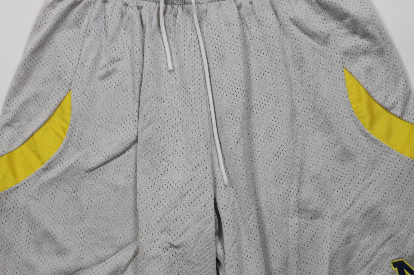Adidas Adidas University of Michigan Basketball Shorts Silver USA Size US 36 / EU 52 - 3 Thumbnail