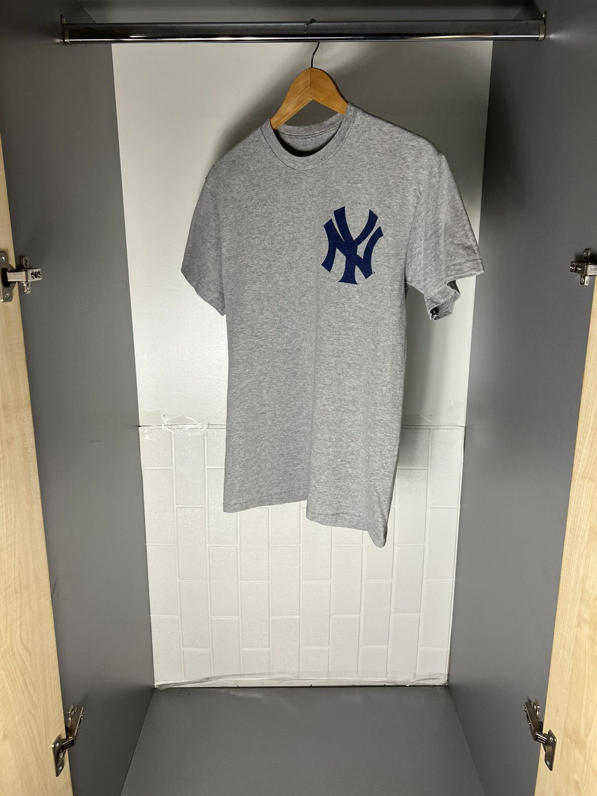 Majestic VINTAGE MAJESTIC NEW YORK YANKEES MLB RETRO T-SHIRT Y2K 90s Size US M / EU 48-50 / 2 - 9 Thumbnail