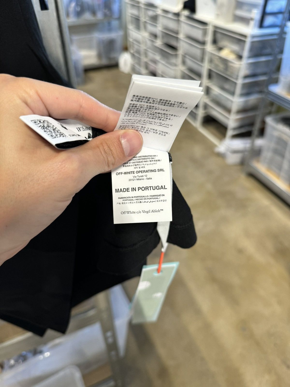 Off-White Off-White Spray Helvetica Embroidery T-shirt NEW 500$ Retail Size US M / EU 48-50 / 2 - 6 Thumbnail