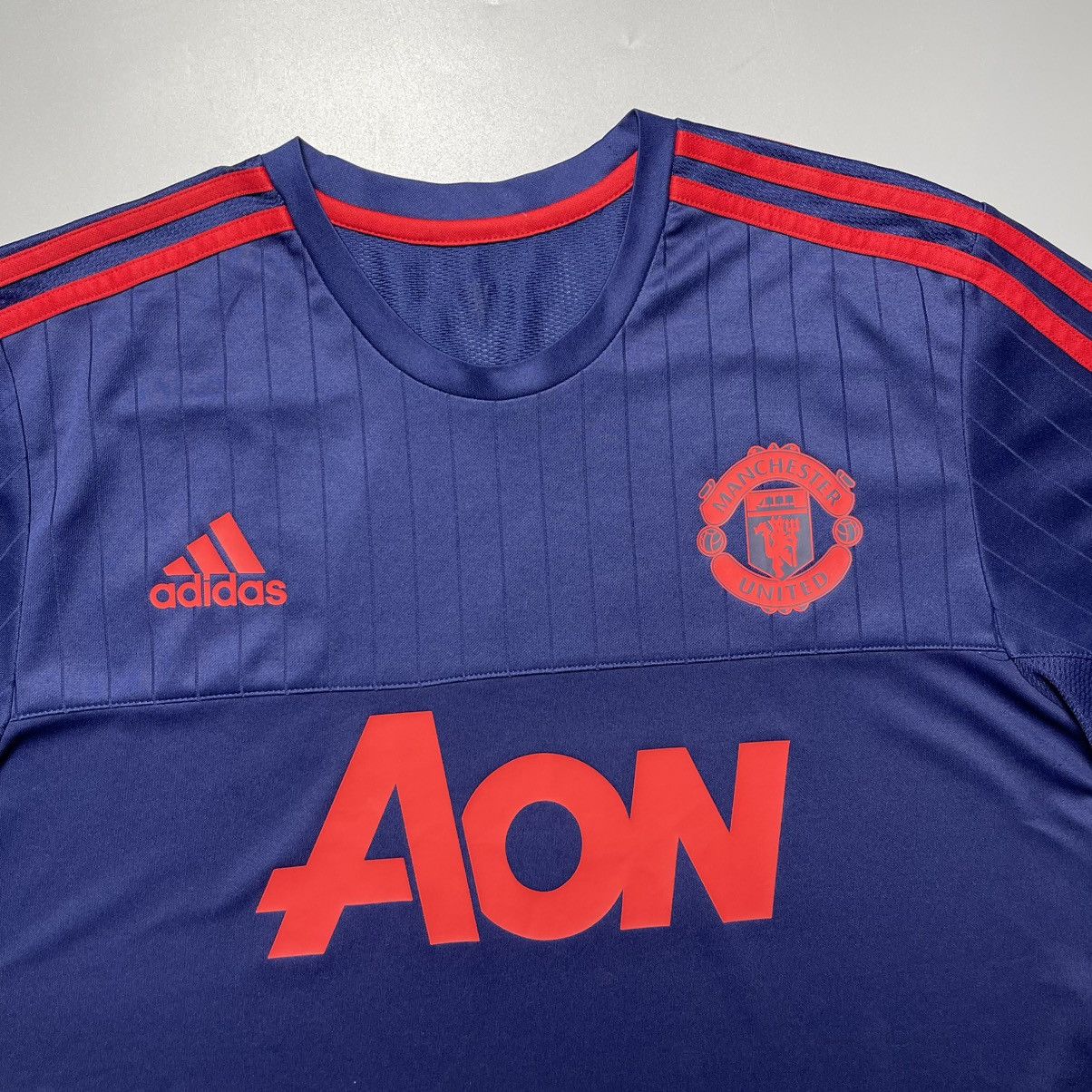 Vintage MANCHESTER UNITED ADIDAS 2015/2016 FOOTBALL TRAINING JERSEY Size US L / EU 52-54 / 3 - 3 Thumbnail