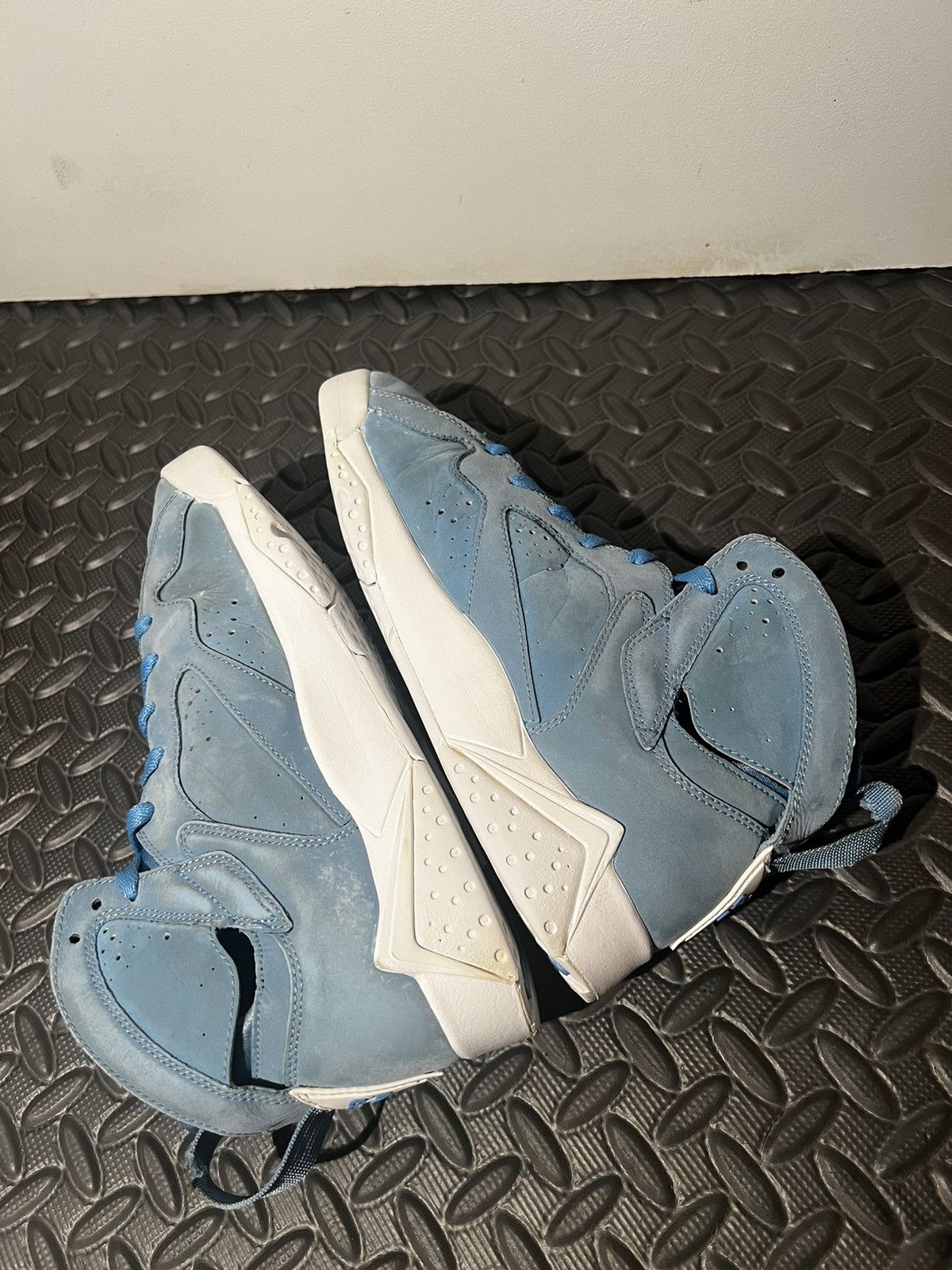 Jordan Brand Air Jordan 7 Retro Pantone Blue size 7 UNC shoes Size US 7 / EU 40 - 4 Thumbnail