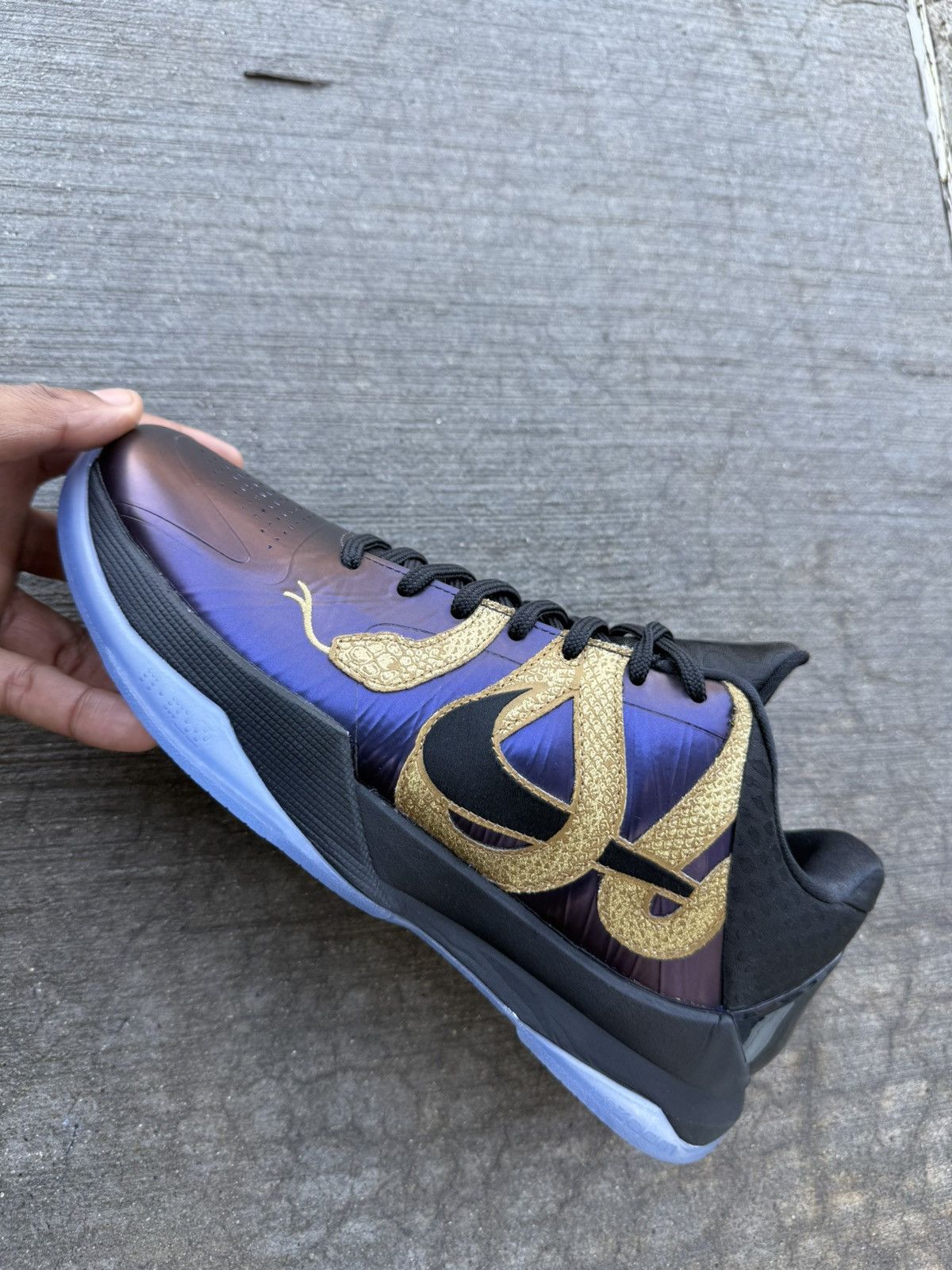 Nike NIKE KOBE V EGGPLANT / BLACK Size US 8 / EU 41 - 1 Thumbnail