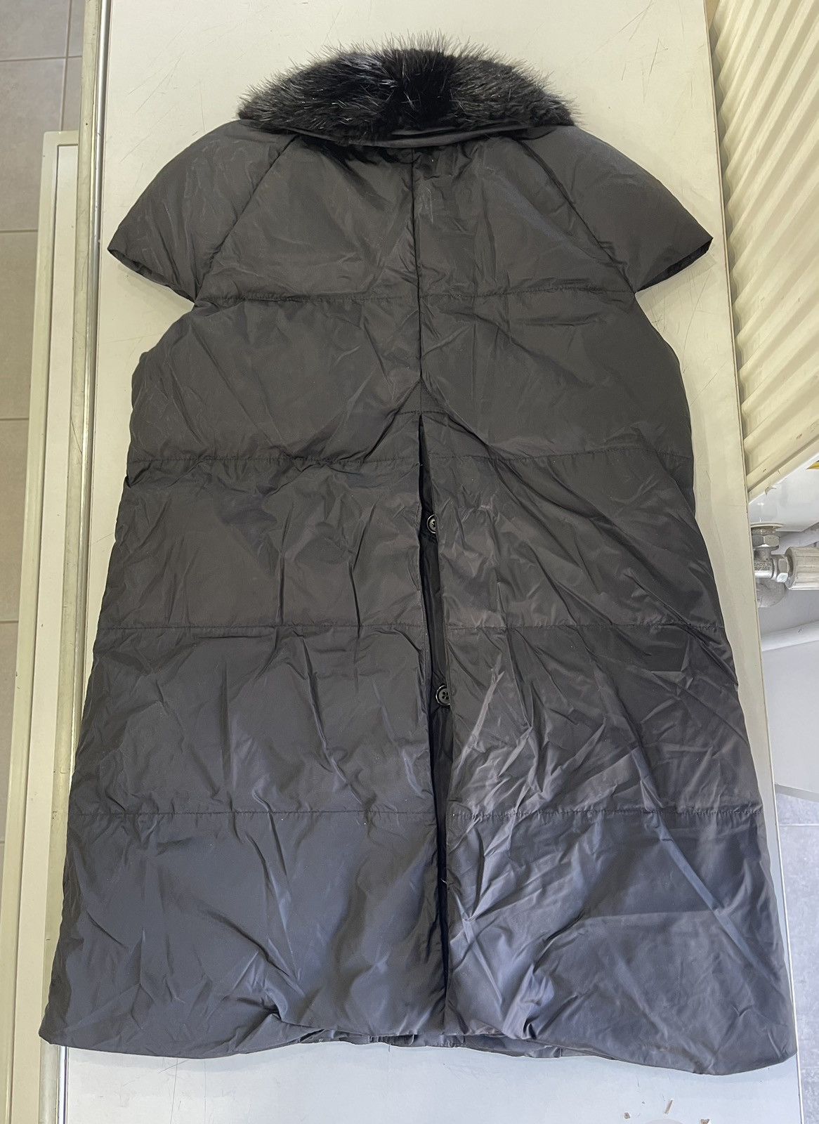 Prada Prada avant garde puffer down vest gilet with fur collar Size M / US 6-8 / IT 42-44 - 3 Thumbnail