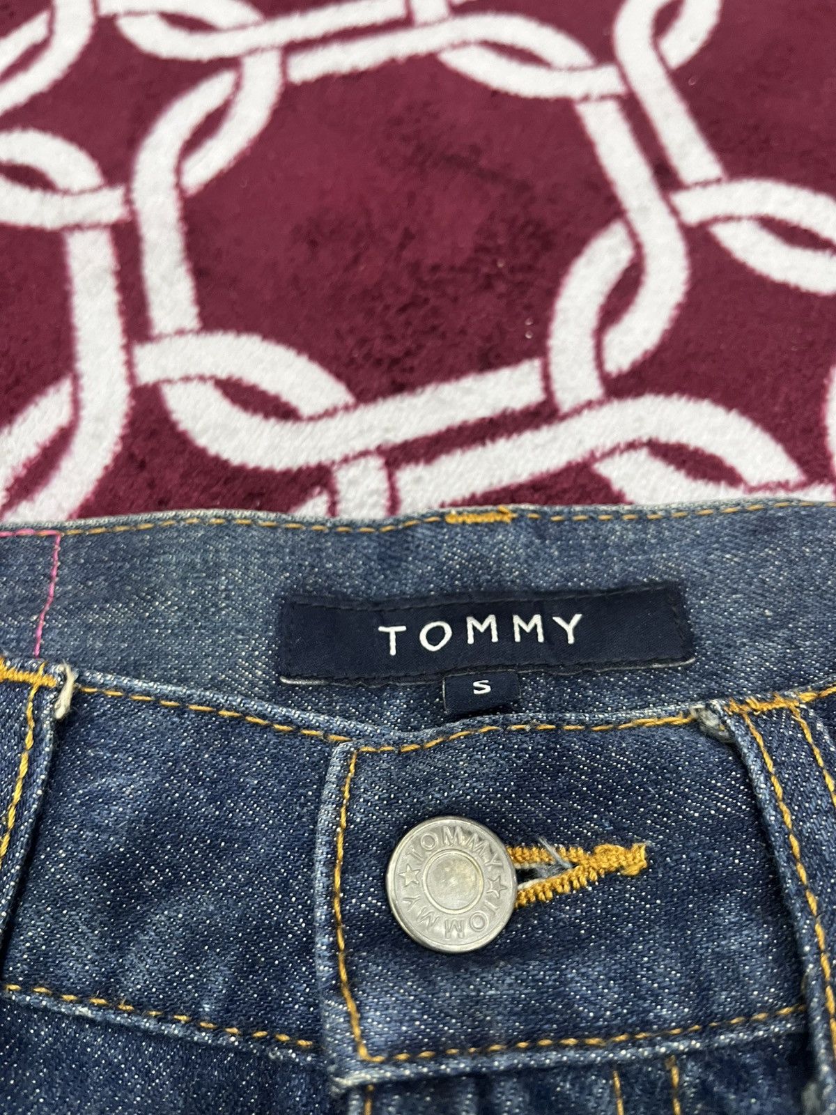 Tommy Hilfiger Tommy Hilfiger Red Selvedge Denim Size US 31 - 9 Thumbnail