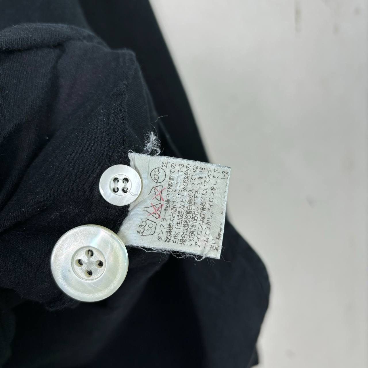 Tsumori Chisato 90s Tsumori Chisato Issey Miyake Big Button Archival Shirt M Size US M / EU 48-50 / 2 - 5 Thumbnail