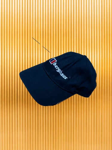 Berghaus Vintage Berghaus streetwear cap big cenret logo Size ONE SIZE - 1 Thumbnail
