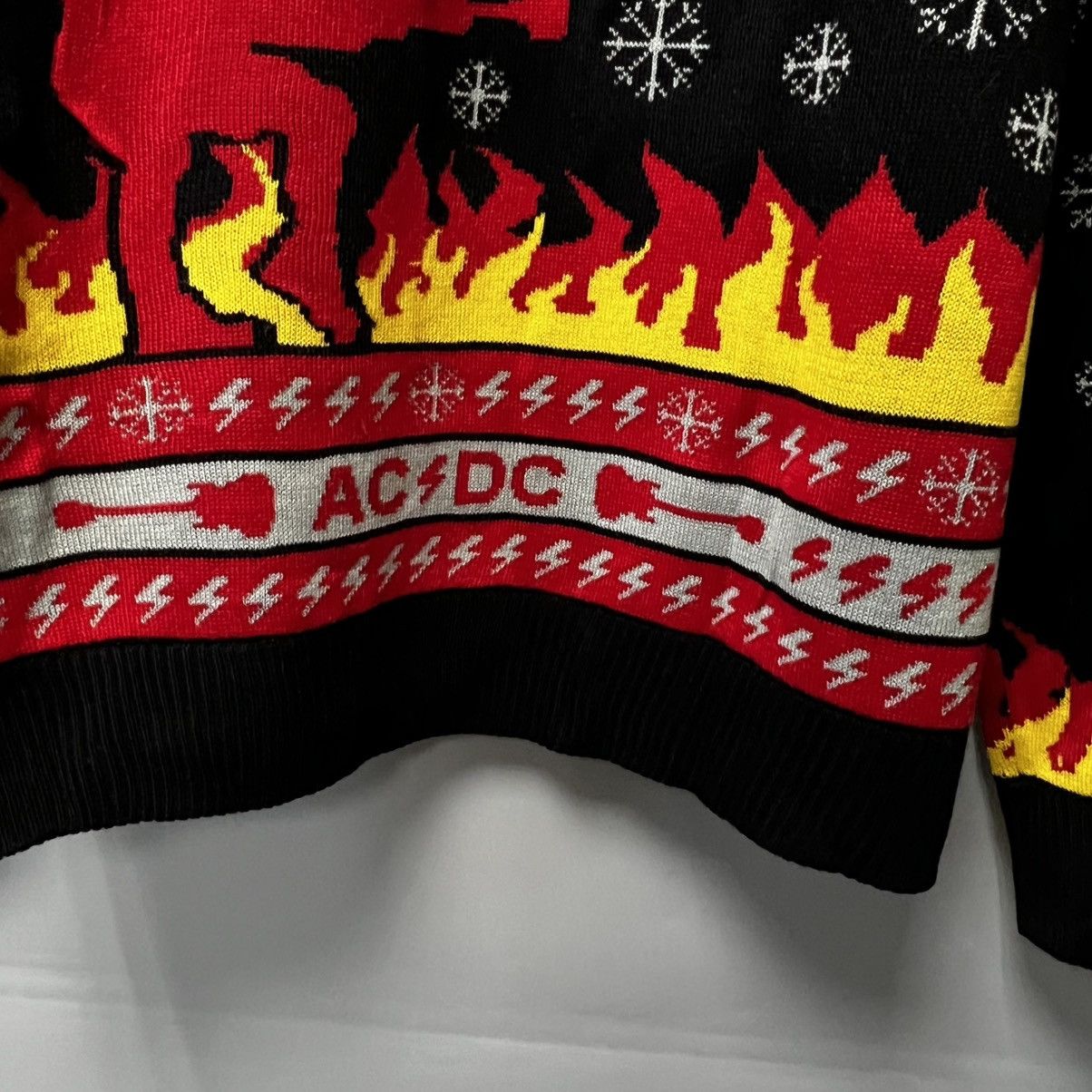 AC/DC AC/DC Hells Bells Christmas Sweater Official Y2K Size US XL / EU 56 / 4 - 15 Thumbnail
