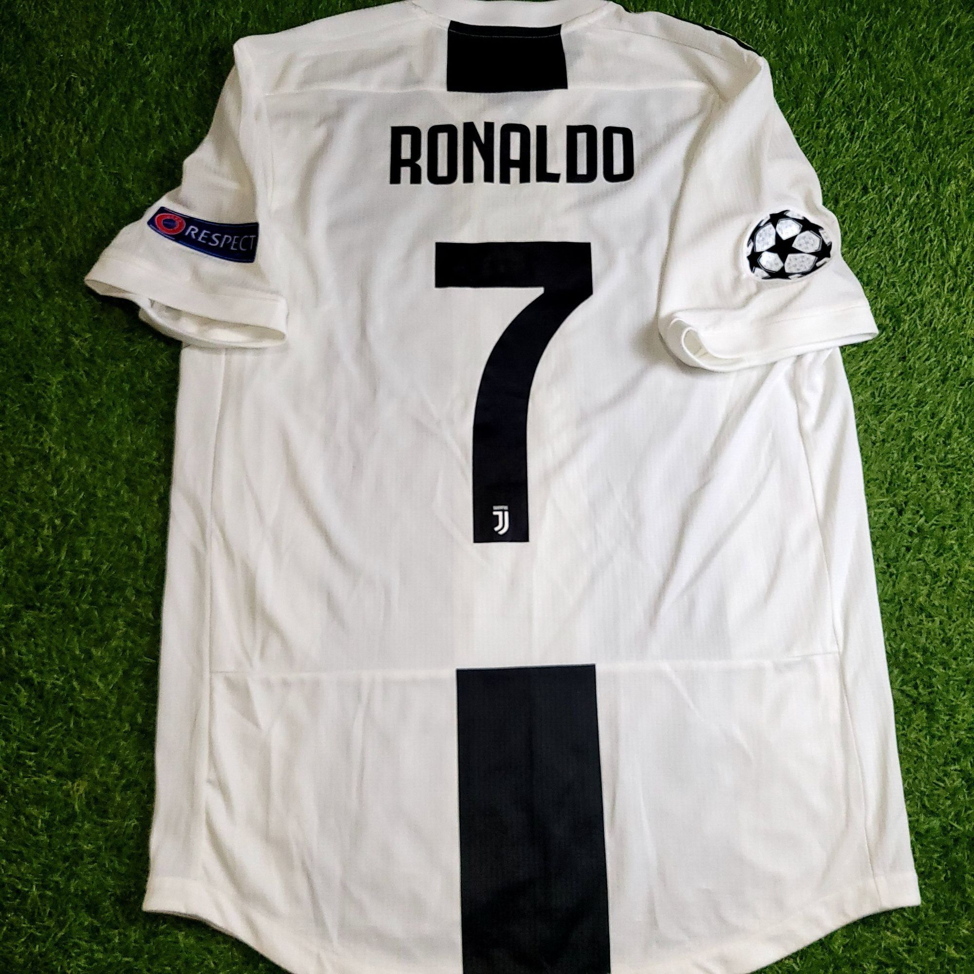 Adidas Ronaldo Juventus 2018 2019 UEFA Soccer Jersey L Size US L / EU 52-54 / 3 - 1 Thumbnail