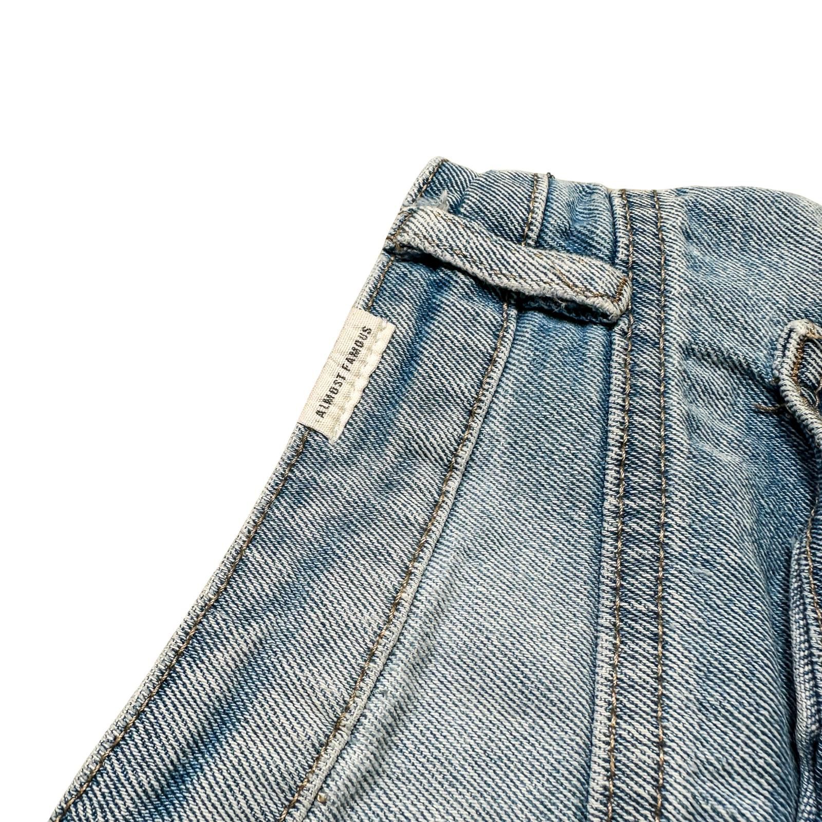 Almost Famous Almost Famous Distressed Cutoff Denim Shorts 9 Light Wash Size 28" / US 6 / IT 42 - 9 Thumbnail