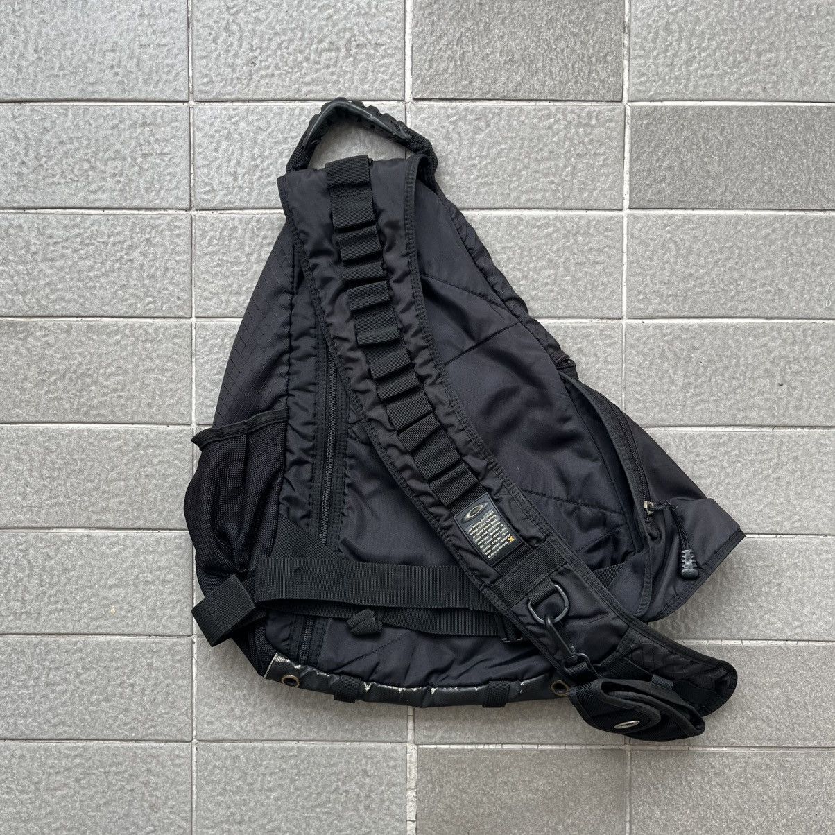 Oakley Vintage Oakley Sandbag Sling Pack 2000's ☠️ Very Rare !!! Size ONE SIZE - 8 Thumbnail