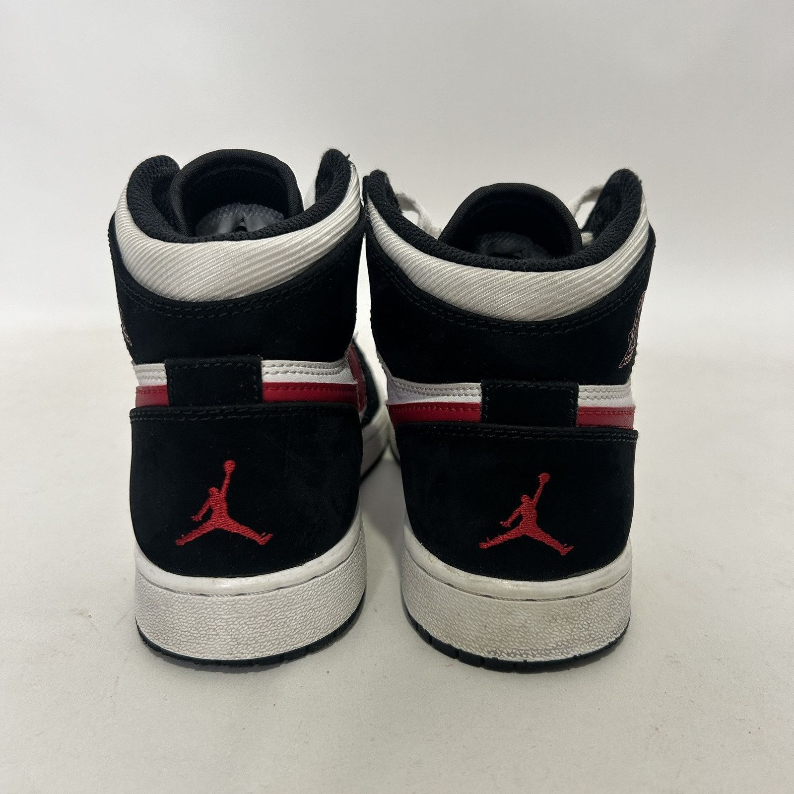 Nike Nike Air Jordan 1 Retro OG High BG “Black Red” Size US 5.5 / IT 35.5 - 5 Thumbnail
