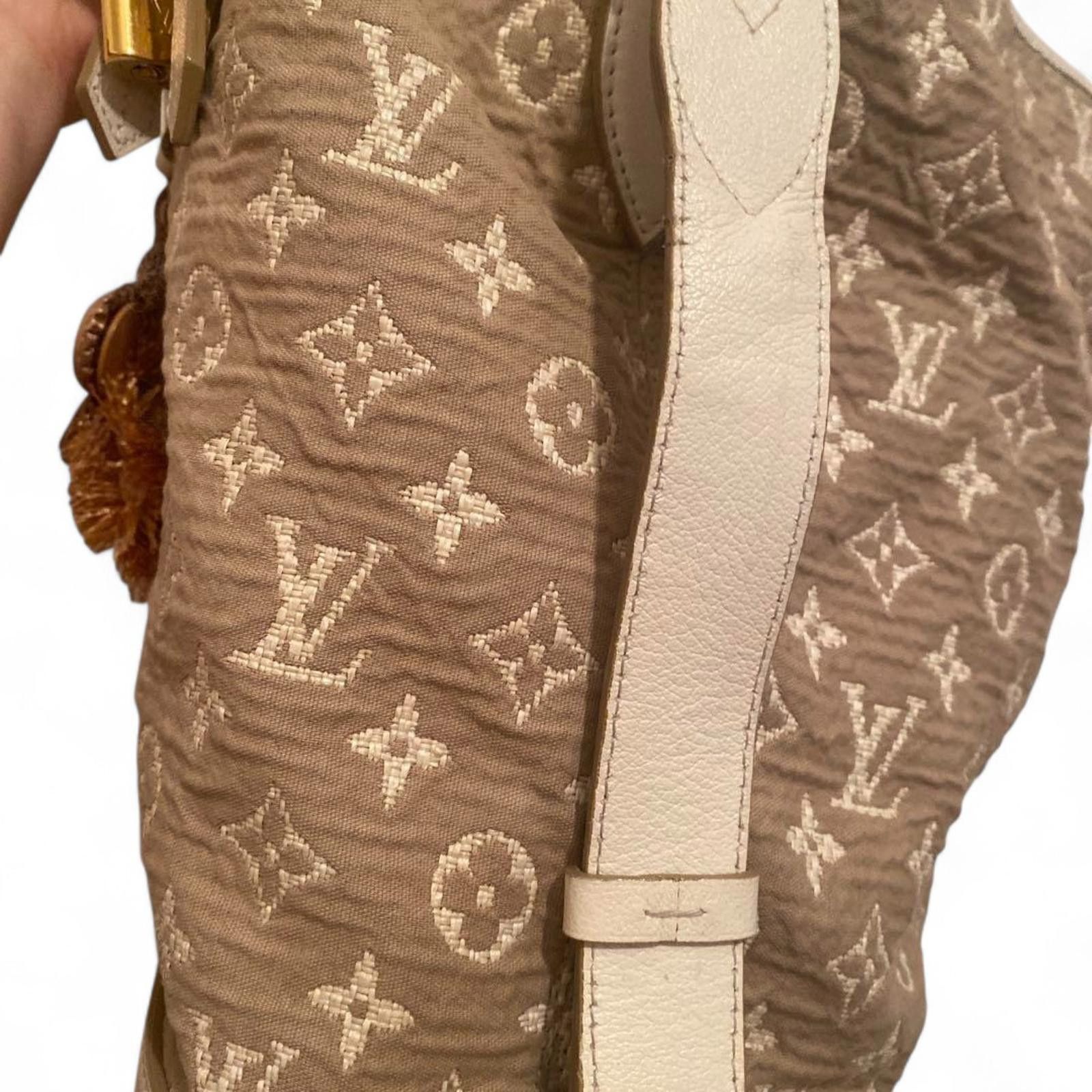 Louis Vuitton Louis Vuitton - Beige Monogram Canvas Hobo Bag with Leather Size ONE SIZE - 8 Thumbnail