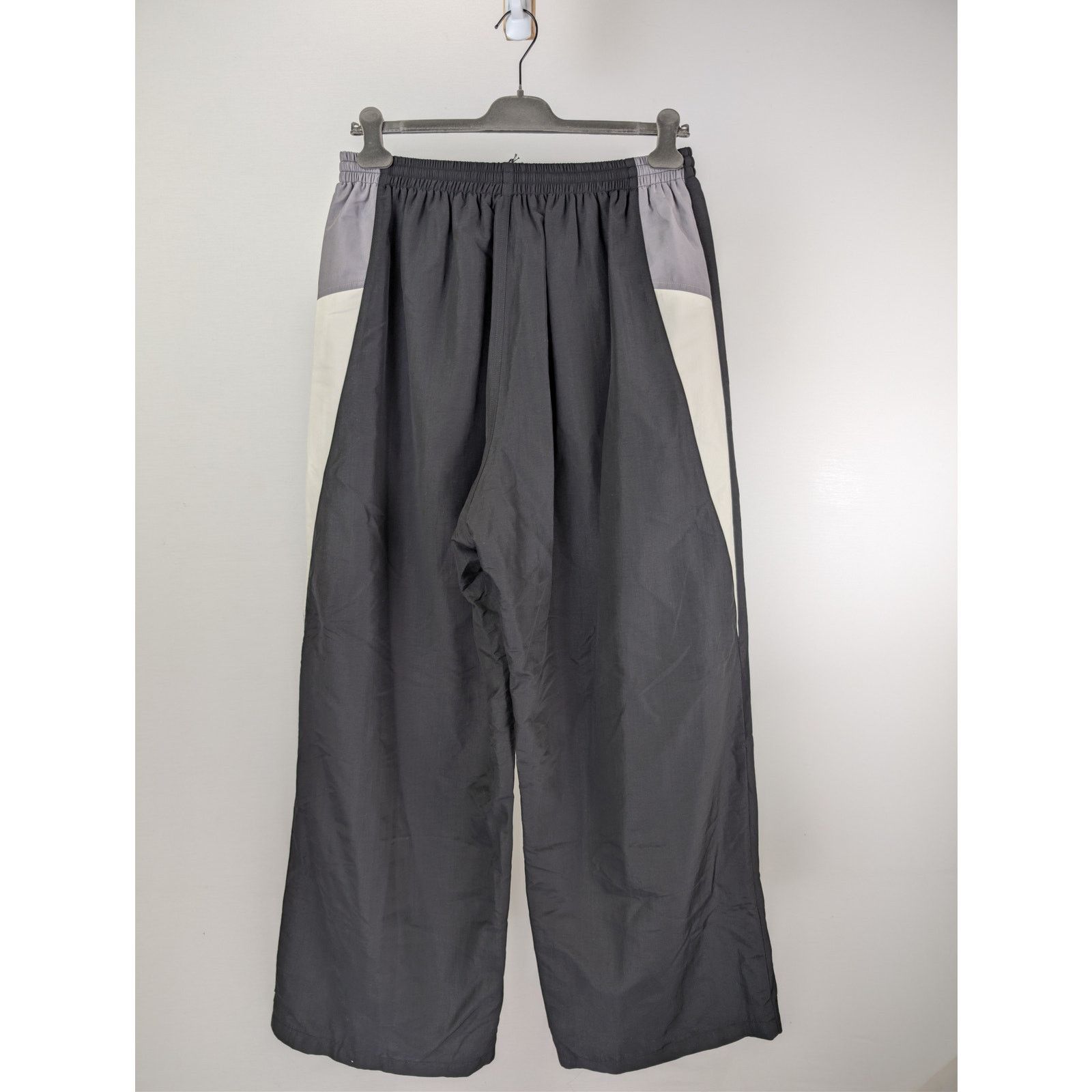 Balenciaga o1rshd1 Nylon Medium Fit Tracksuit Sweatpants Trousers Black Size US 36 / EU 52 - 16 Thumbnail