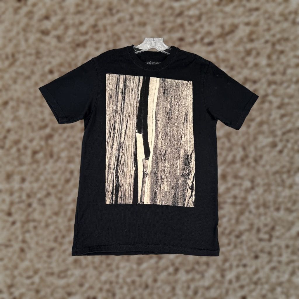 Patagonia Patagonia Shirt Men Small Black Short Sleeve Cotton Crew Rock Climber Mountain Size US S / EU 44-46 / 1 - 1 Thumbnail