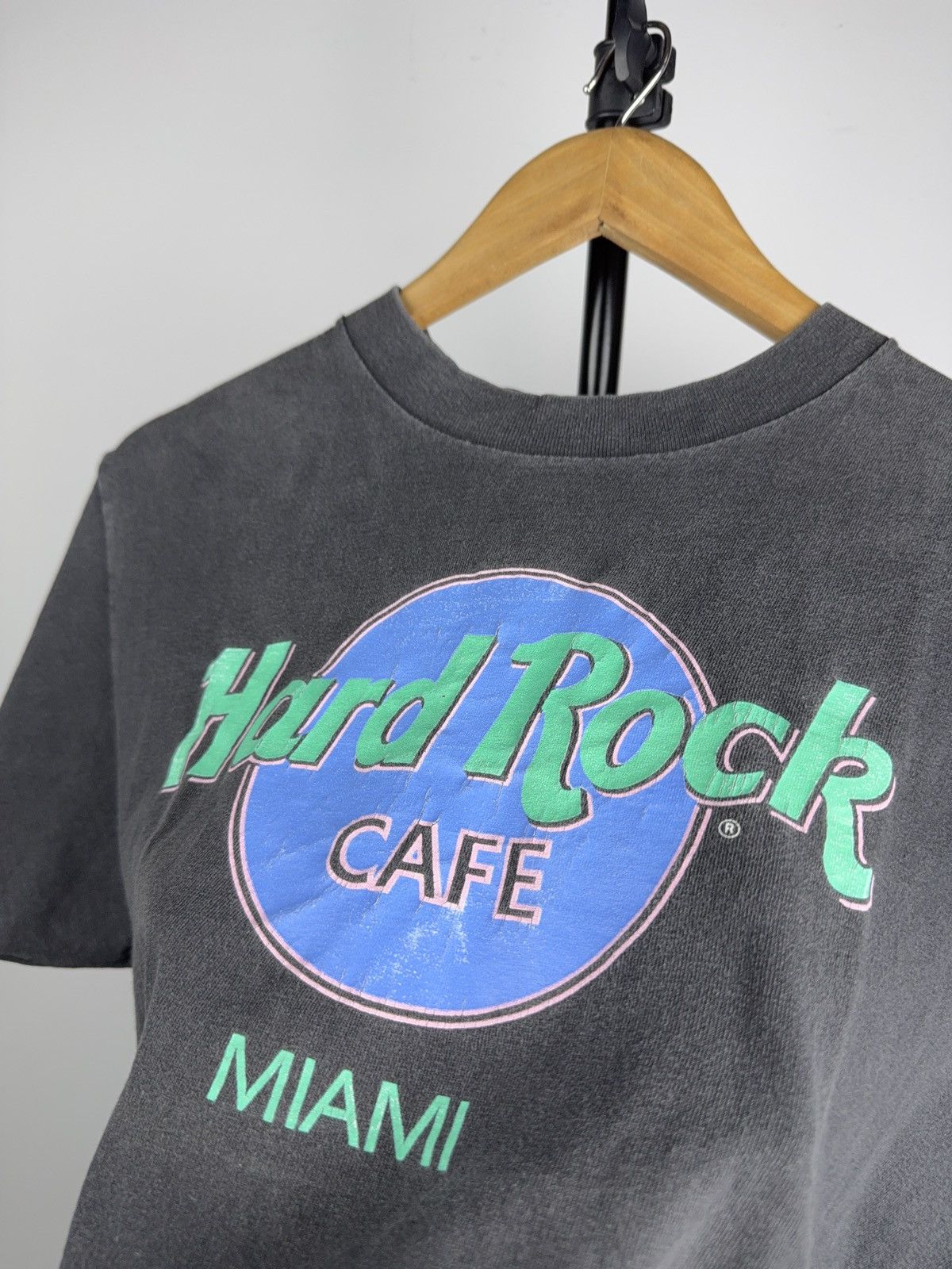 Hard Rock Cafe 90s Retro Hard Rock Cafe Miami Faded T-Shirt Vintage USA Tee Size US M / EU 48-50 / 2 - 8 Thumbnail