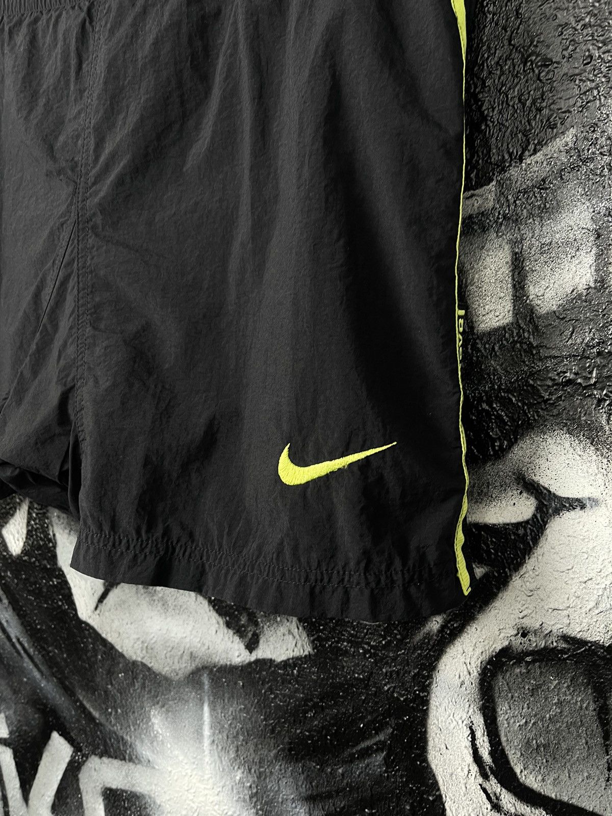 Nike Nike Premier Borussia Dortmund Football Club Vintage Shorts Size US 34 / EU 50 - 4 Thumbnail