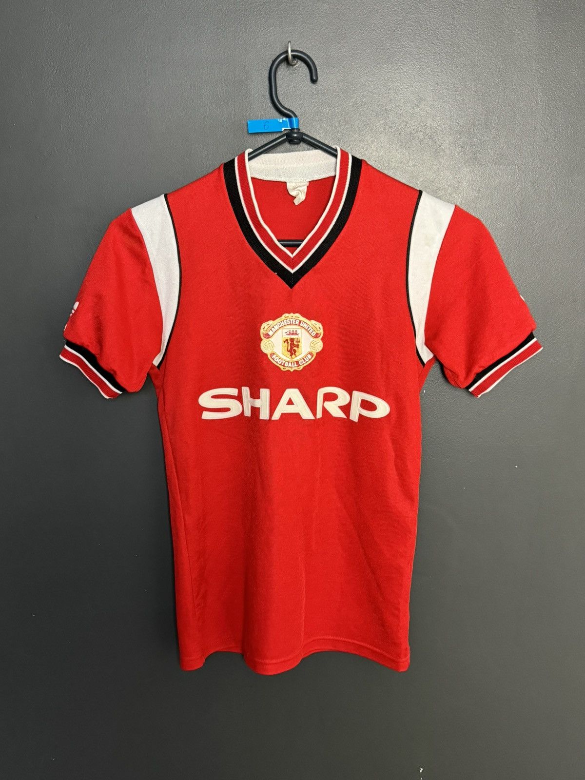 Vintage KIDS Manchester United 84/86 Home Football Jersey Size US XS / EU 42 / 0 - 1 Thumbnail