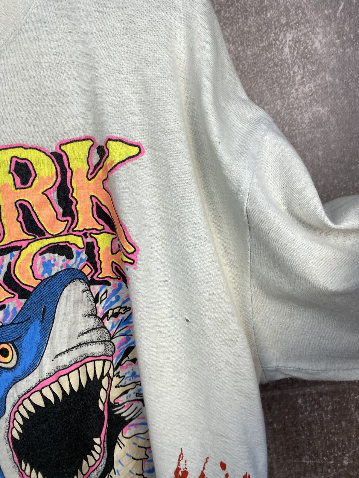 Vintage 80s Vintage Shark Attack 3D Bite Art Single Stitch Tees Size US S / EU 44-46 / 1 - 10 Thumbnail