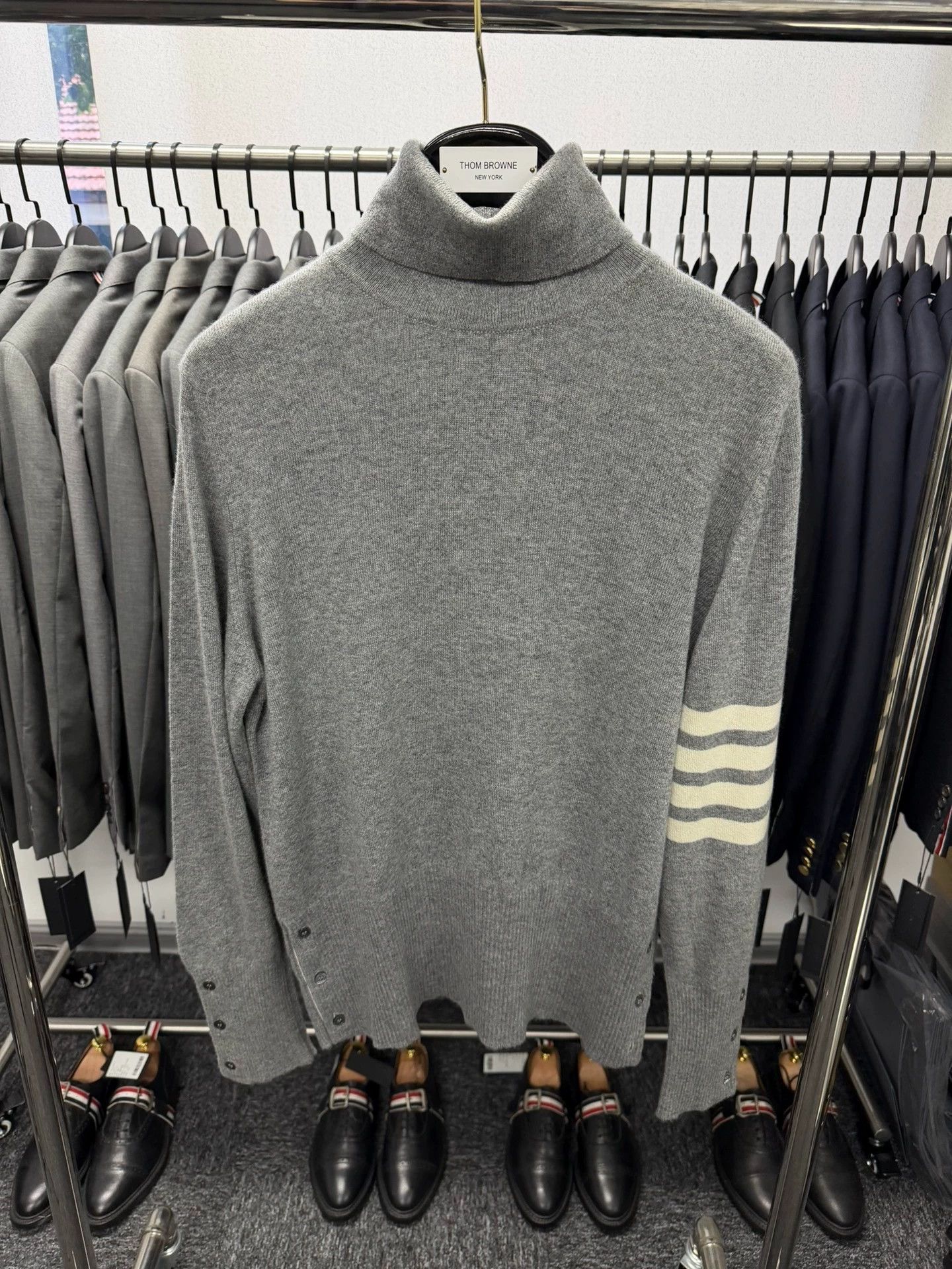 Thom Browne Thom Browne Light Gray Cashmere Turtleneck Size 4 Size US XL / EU 56 / 4 - 1 Thumbnail