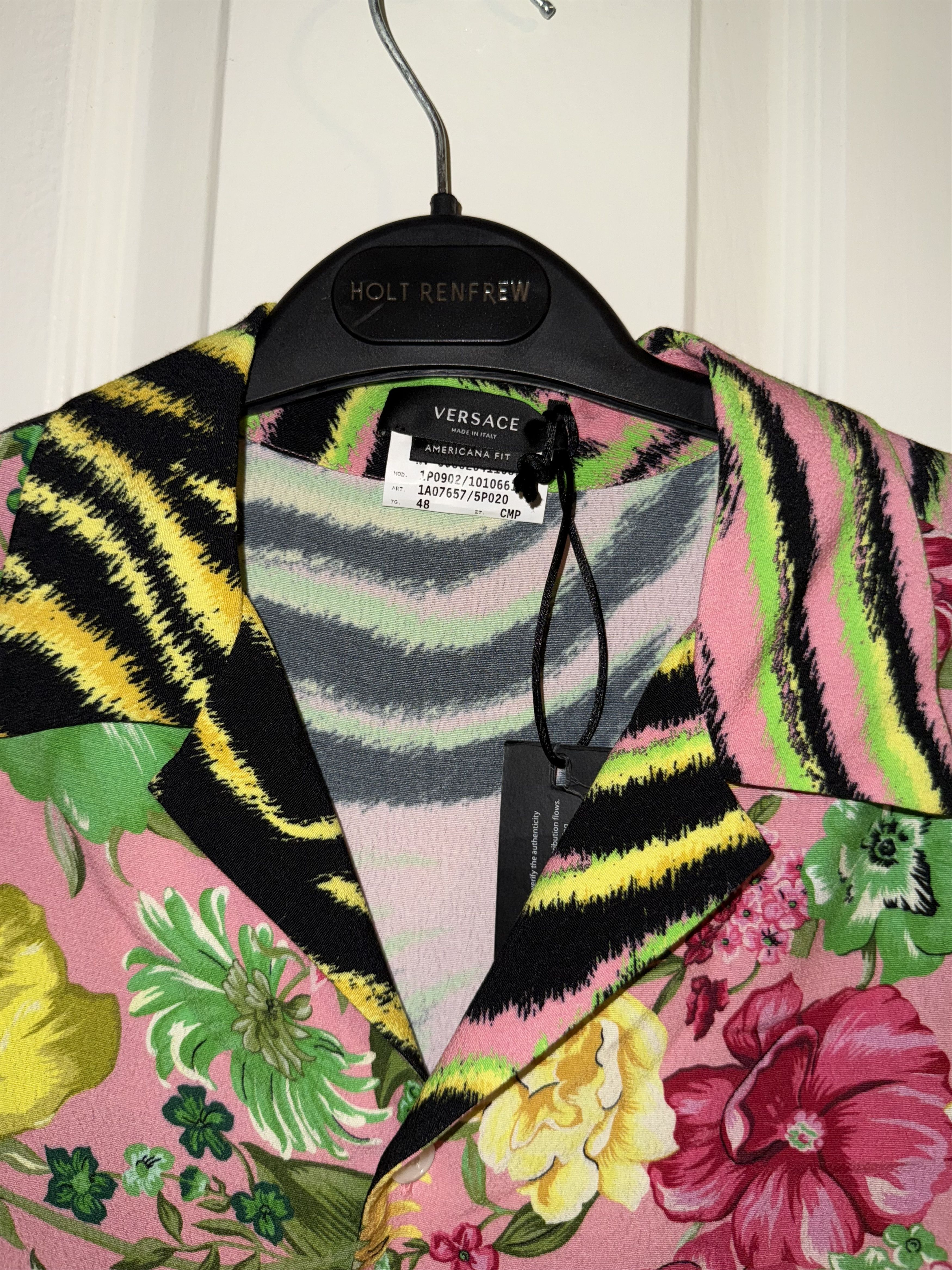 Versace AUTH MENS VERSACE BUTTON UP SHIRT SIZE 48 LOOSE FIT M/L Size US M / EU 48-50 / 2 - 7 Thumbnail