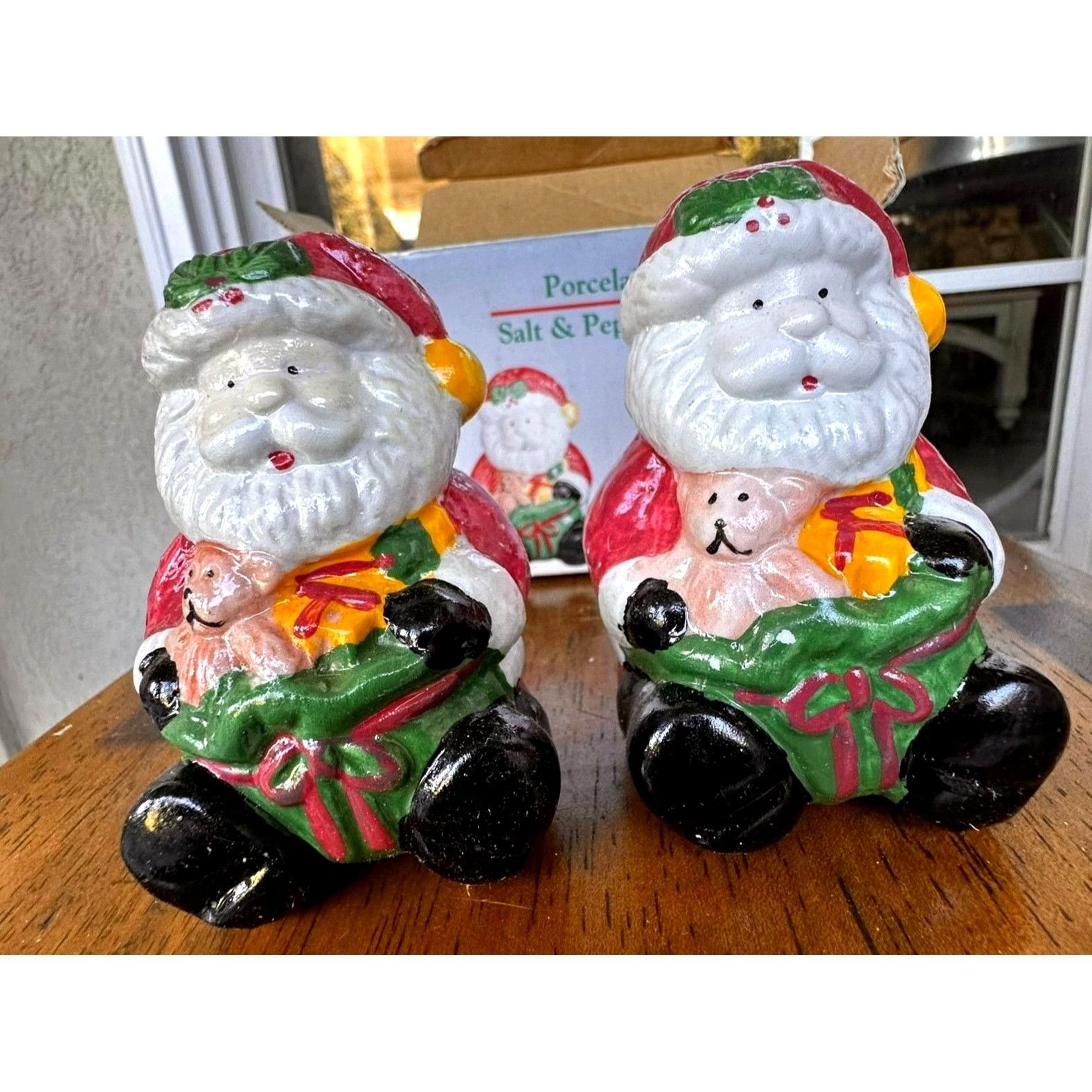 Handmade × Vintage Santa Claus Salt Pepper Shakers Christmas Bear New in Box Vi Size ONE SIZE - 1 Thumbnail