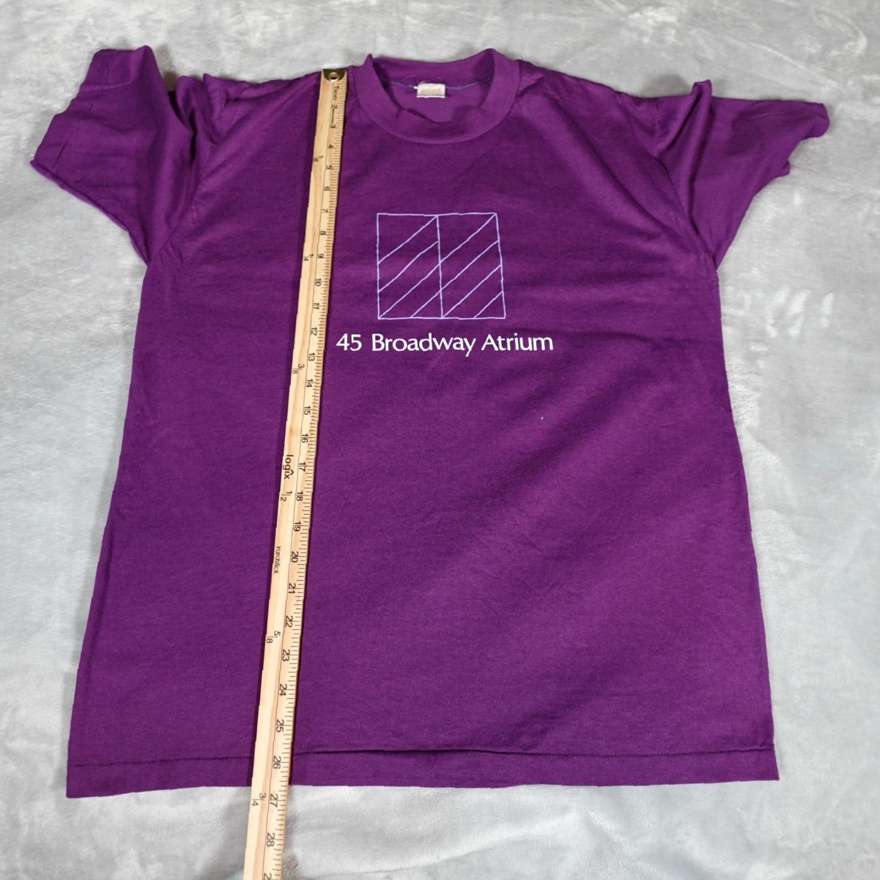 Vintage VINTAGE Broadway Atrium New York T Shirt Mens L Slim Fit Purple 80s Size US L / EU 52-54 / 3 - 7 Thumbnail