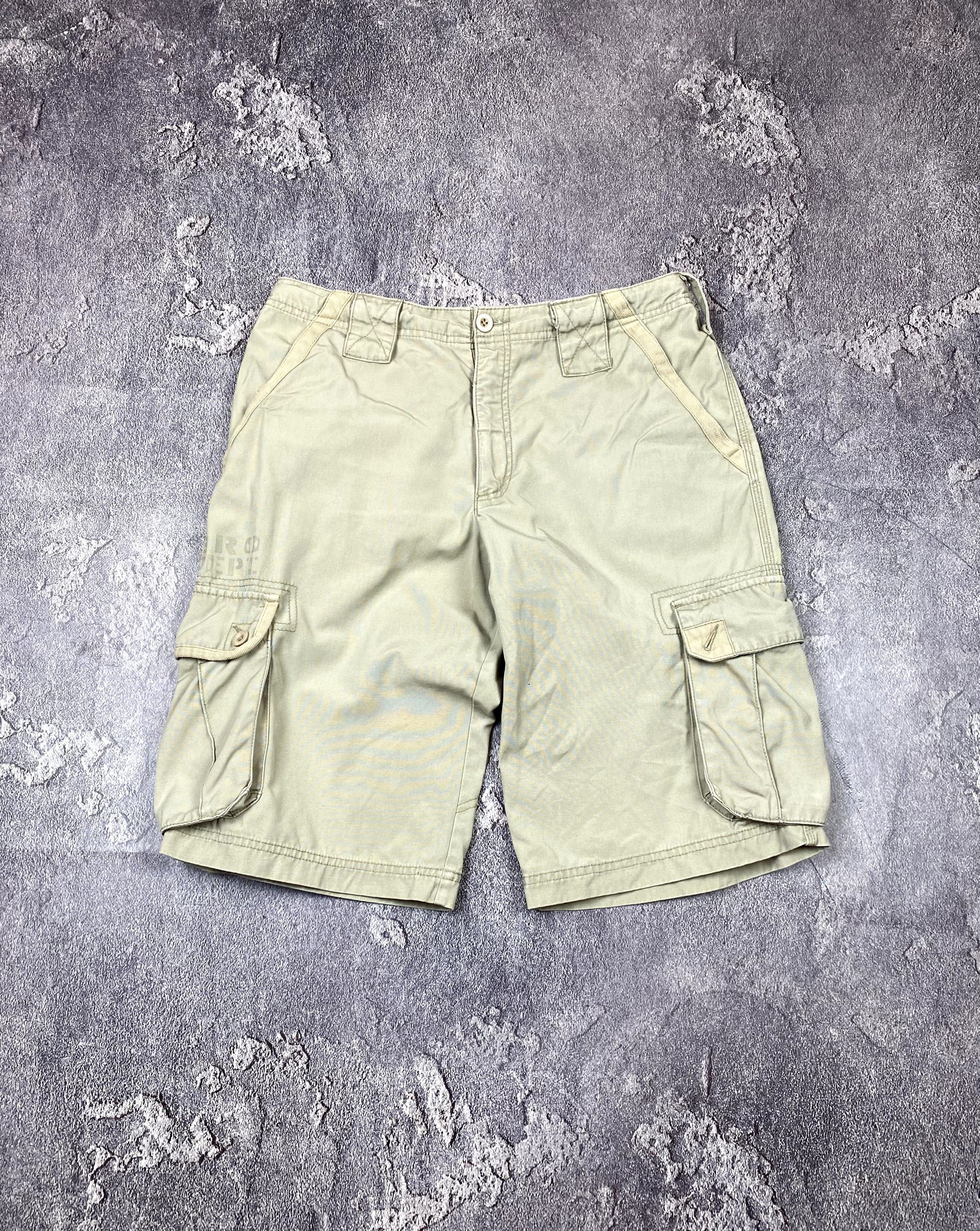 Vintage 00s Umbro Cargo Baggy Shorts Retro Sportwear Y2K