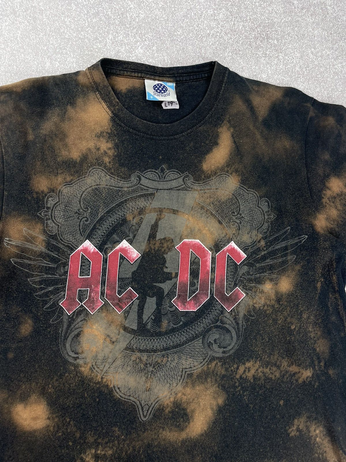 AC/DC Vintage Custom AC/DC Rock Band T-Shirt Size S Size US S / EU 44-46 / 1 - 4 Thumbnail
