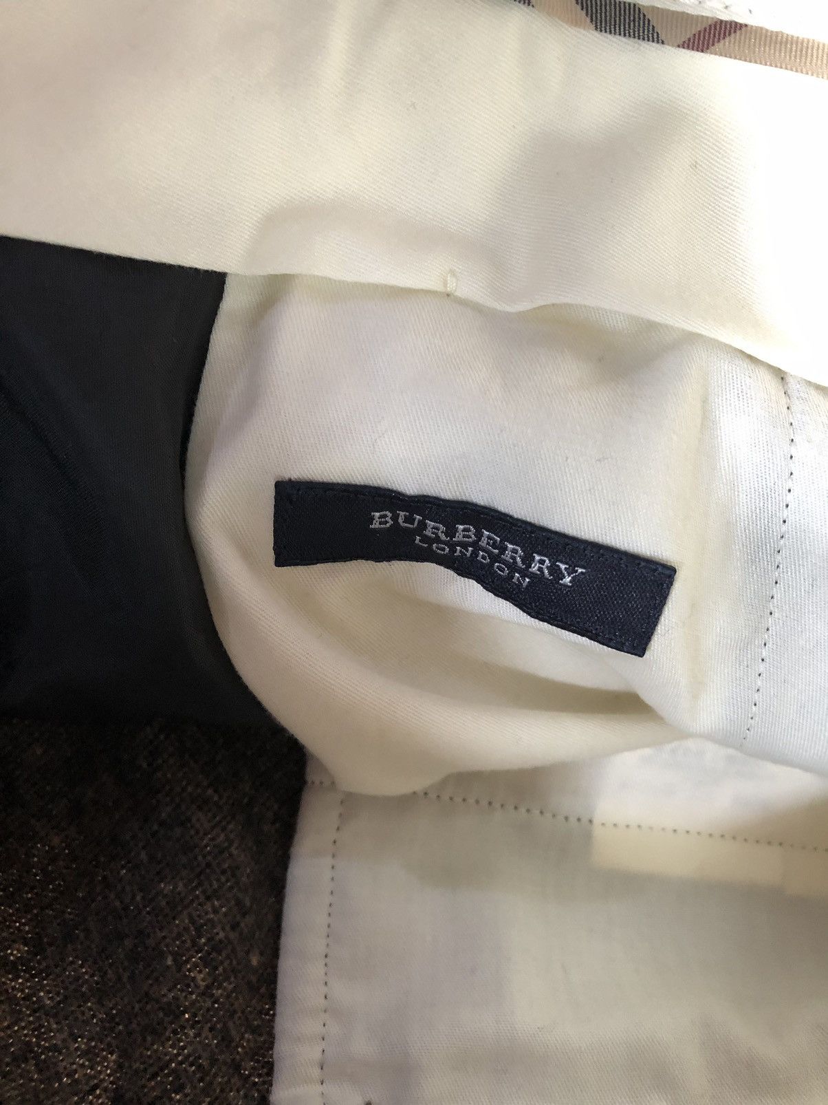 Burberry Burberry London wool salt paper pants Size US 34 / EU 50 - 4 Thumbnail