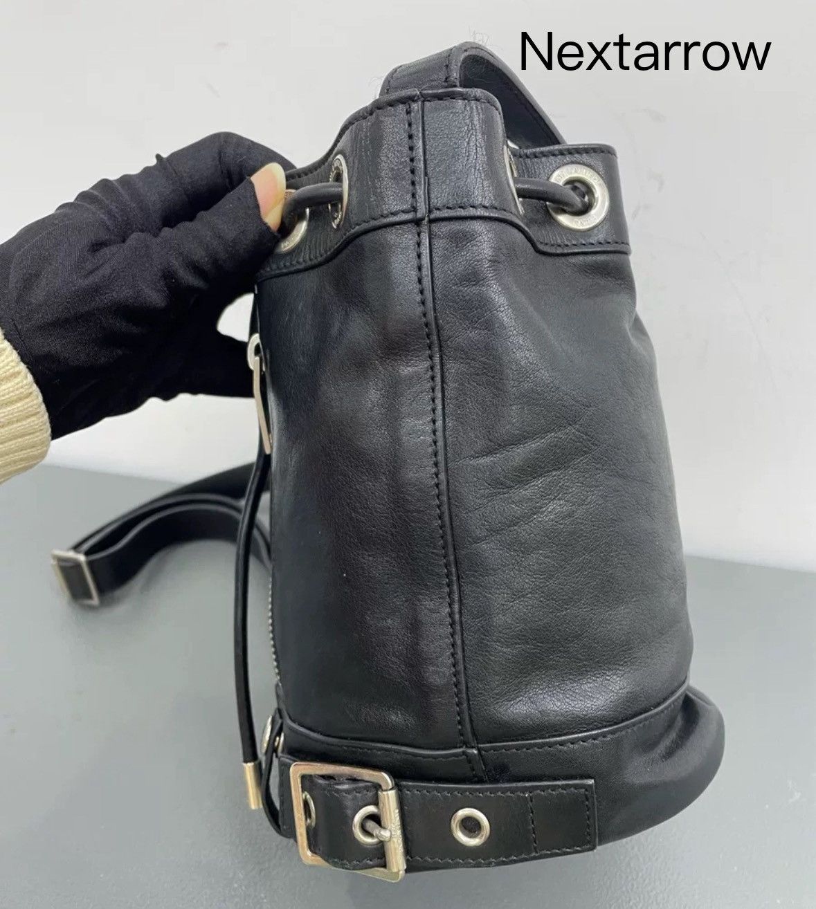 Saint Laurent Paris × Yves Saint Laurent SAINT LAURENT Black Leather Zipper Motorcycle Bucket Bag Size ONE SIZE - 2 Thumbnail