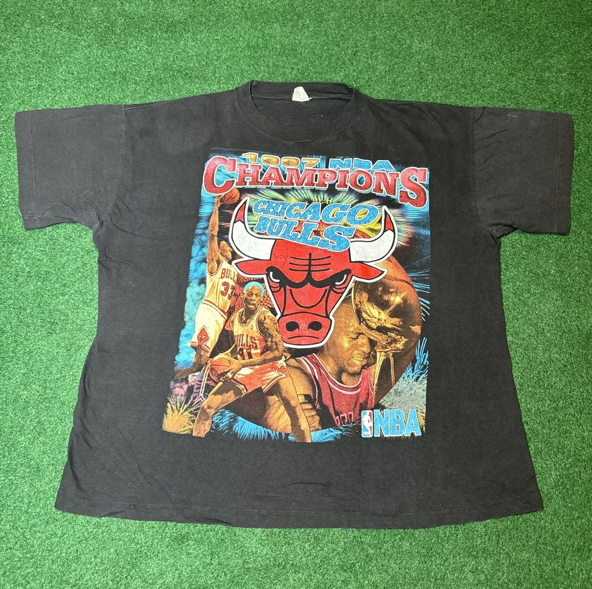 Rap Tees Vtg Rap Tee Chicago Bulls Jordan Rodman RARE XL 90s T Shirt Size US XL / EU 56 / 4 - 1 Thumbnail