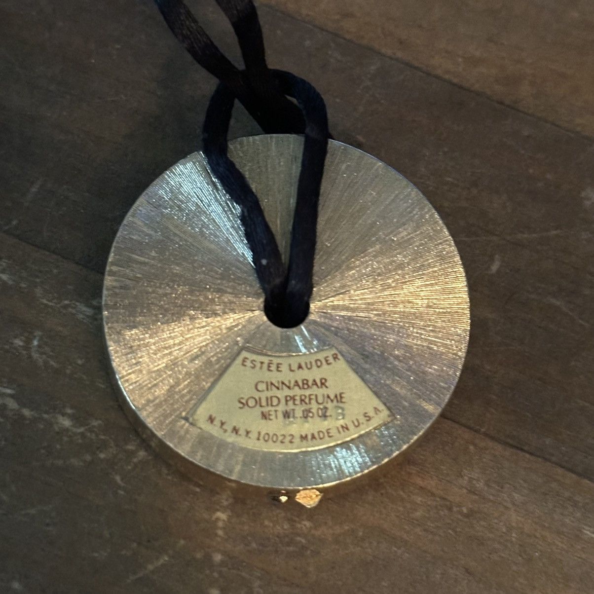 Other × Vintage Vintage Estée Lauder Good Wishes Cinnabar perfume necklace Size ONE SIZE - 4 Thumbnail