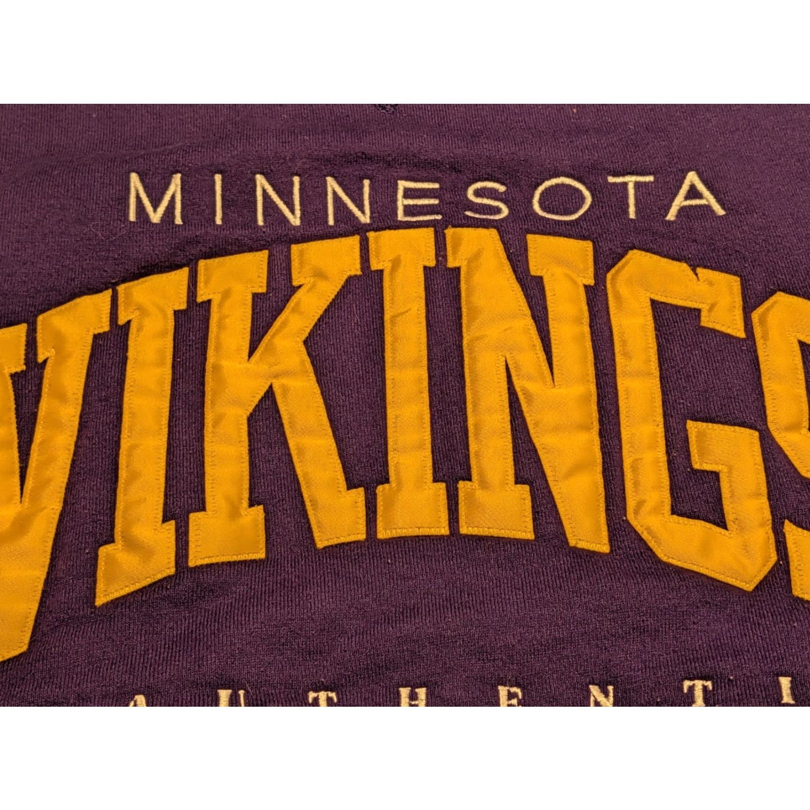 Russell Athletic VINTAGE Russell Athletic Pro Line Minnesota Vikings Crewneck Sweatshirt Mens Medium Purple Embroidered Logo USA Made Heavyweight Fleece Lined Pullover Size US M / EU 48-50 / 2 - 4 Thumbnail