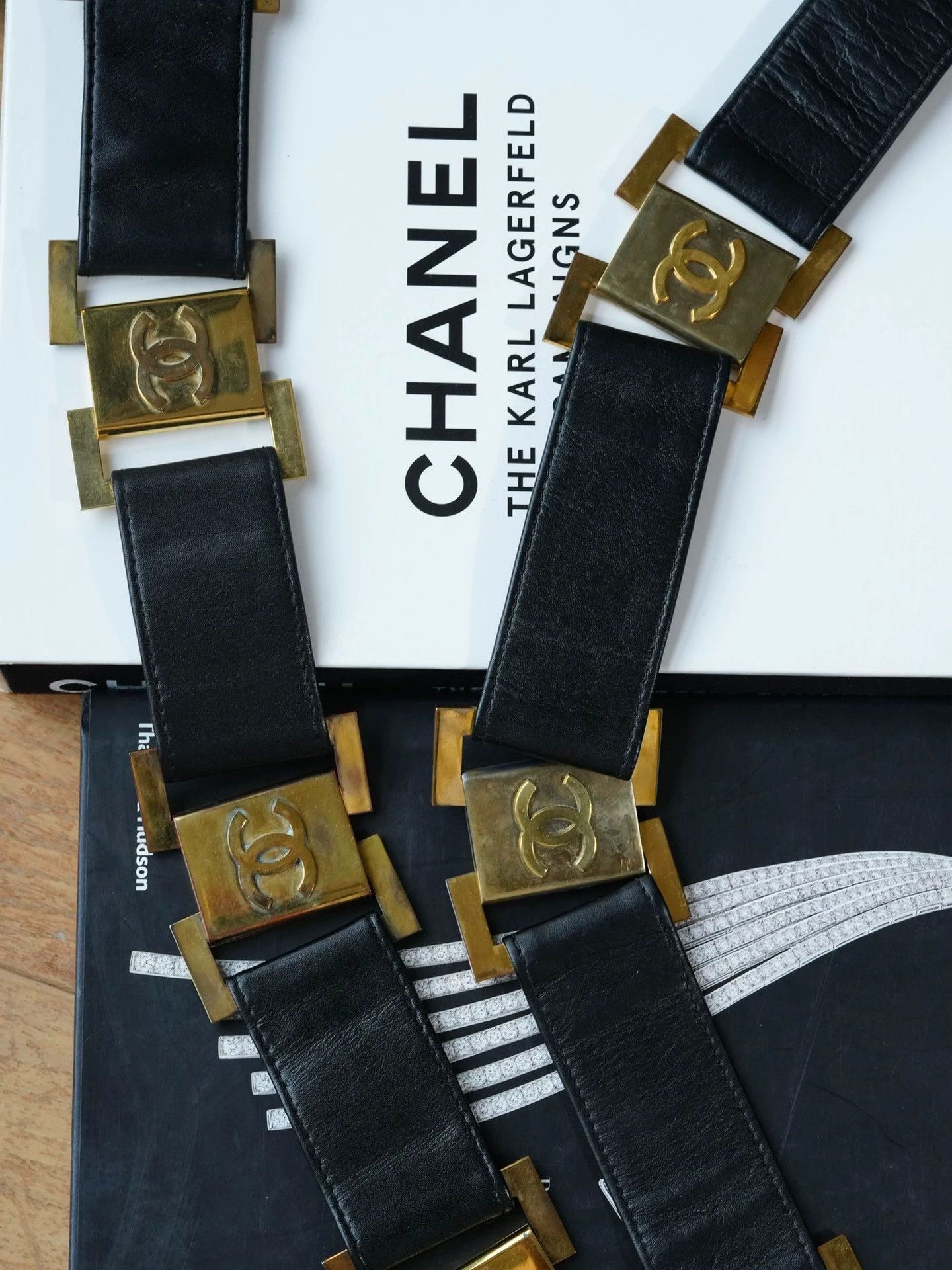 Chanel Chanel 1990s Vintage Black & Gold Belt Size ONE SIZE - 3 Thumbnail