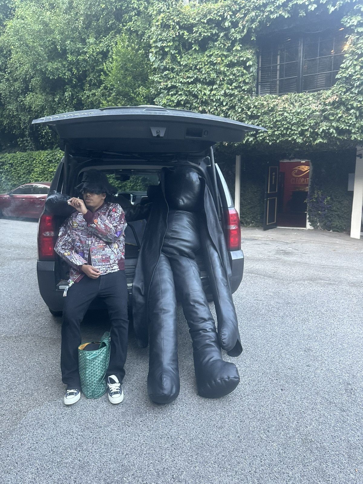 Kaws Opana Monument Size ONE SIZE - 4 Thumbnail