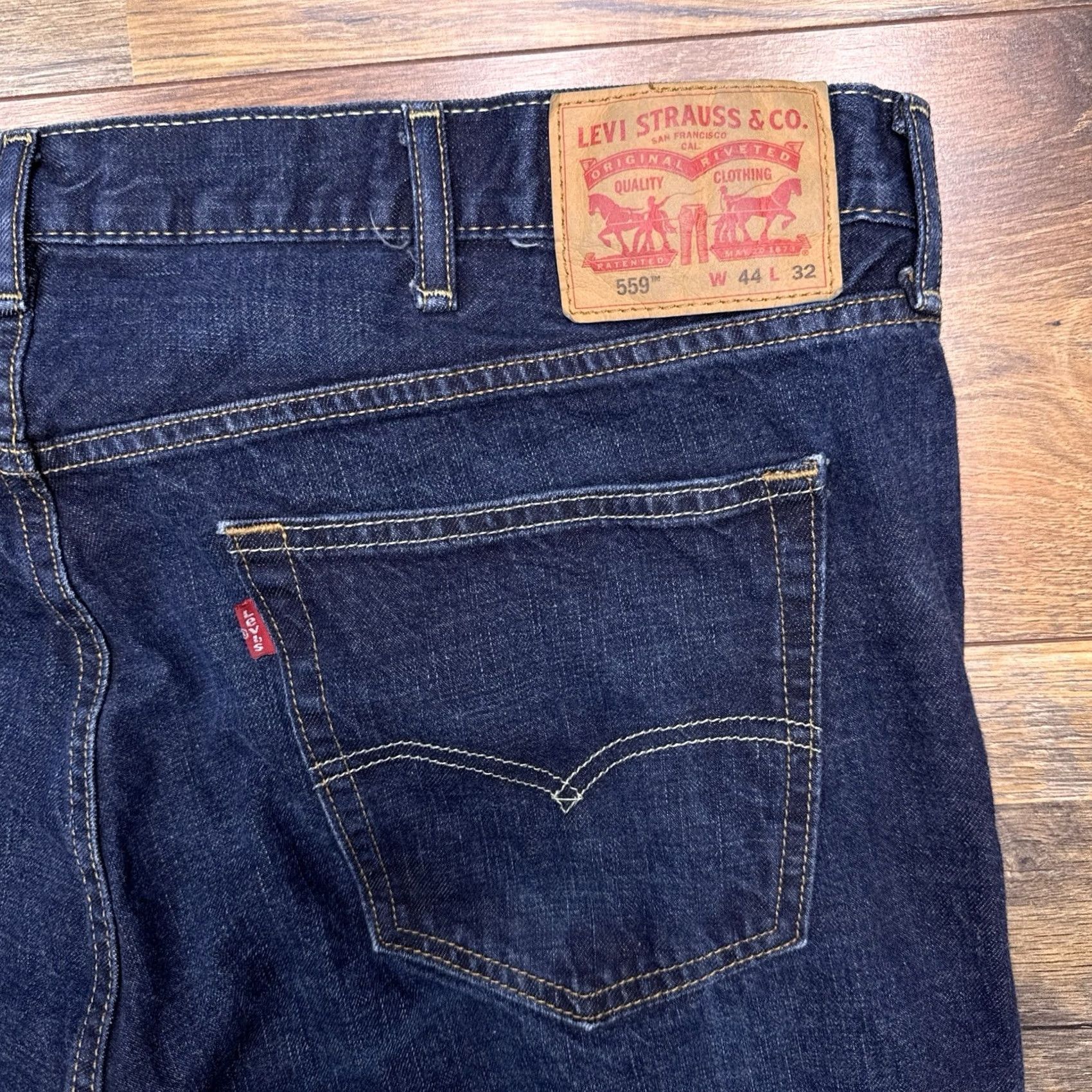 Levi's Levi's 559 Relaxed Straight Jeans Men 44x32 Blue Denim Medium Wash 5-Pocket Stretch Distressed No N/A? Size US 44 / EU 60 - 2 Thumbnail