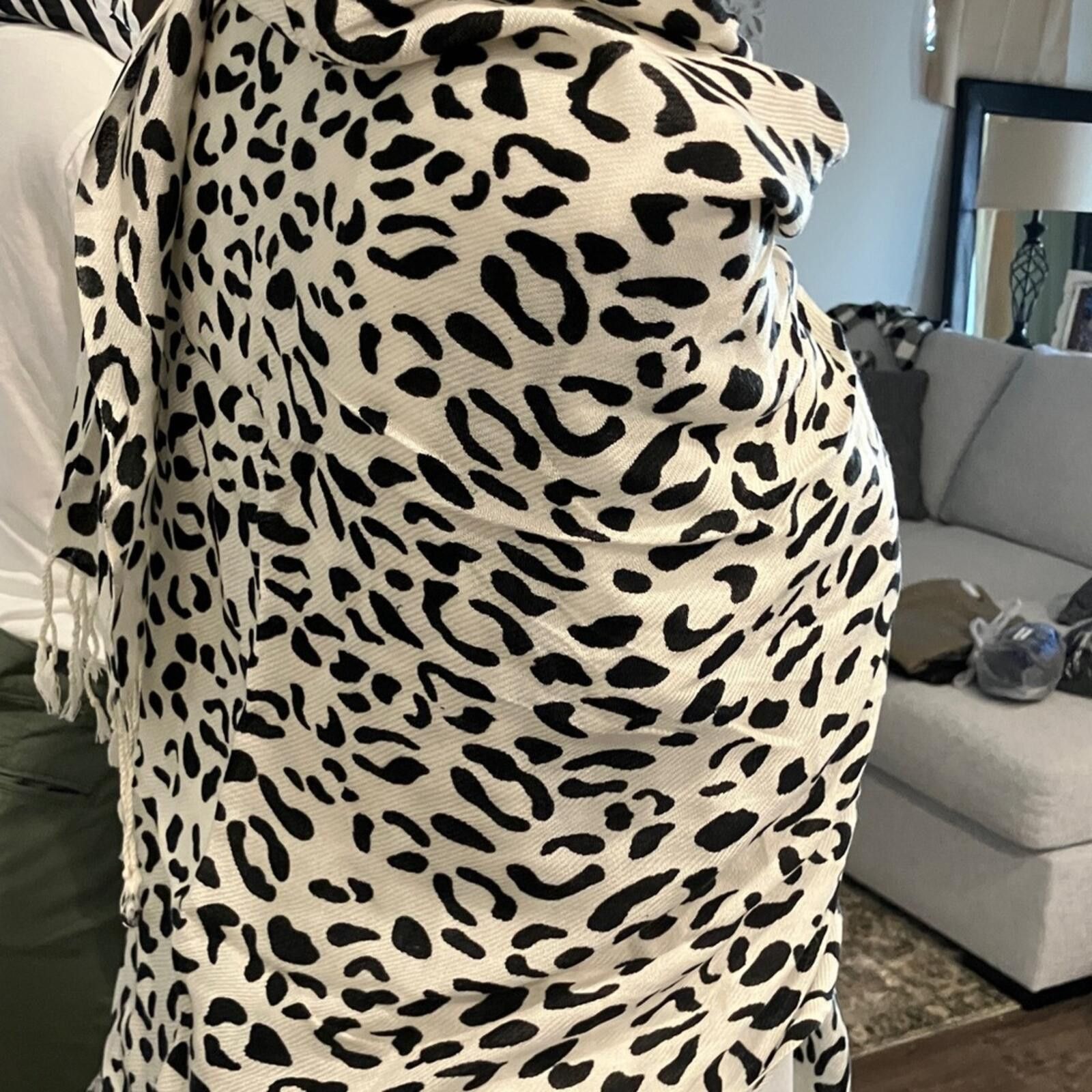Other Elegant Black and White Leopard Print Scarf Size ONE SIZE - 6 Thumbnail