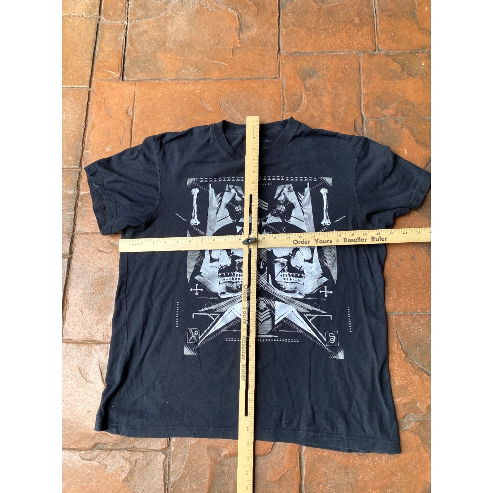 Marcs VINTAGE Marc Ecko Skull T-Shirt L Black Cotton Crew Neck Men Grunge Skulls 90s/2000s Joel? Size US L / EU 52-54 / 3 - 5 Thumbnail