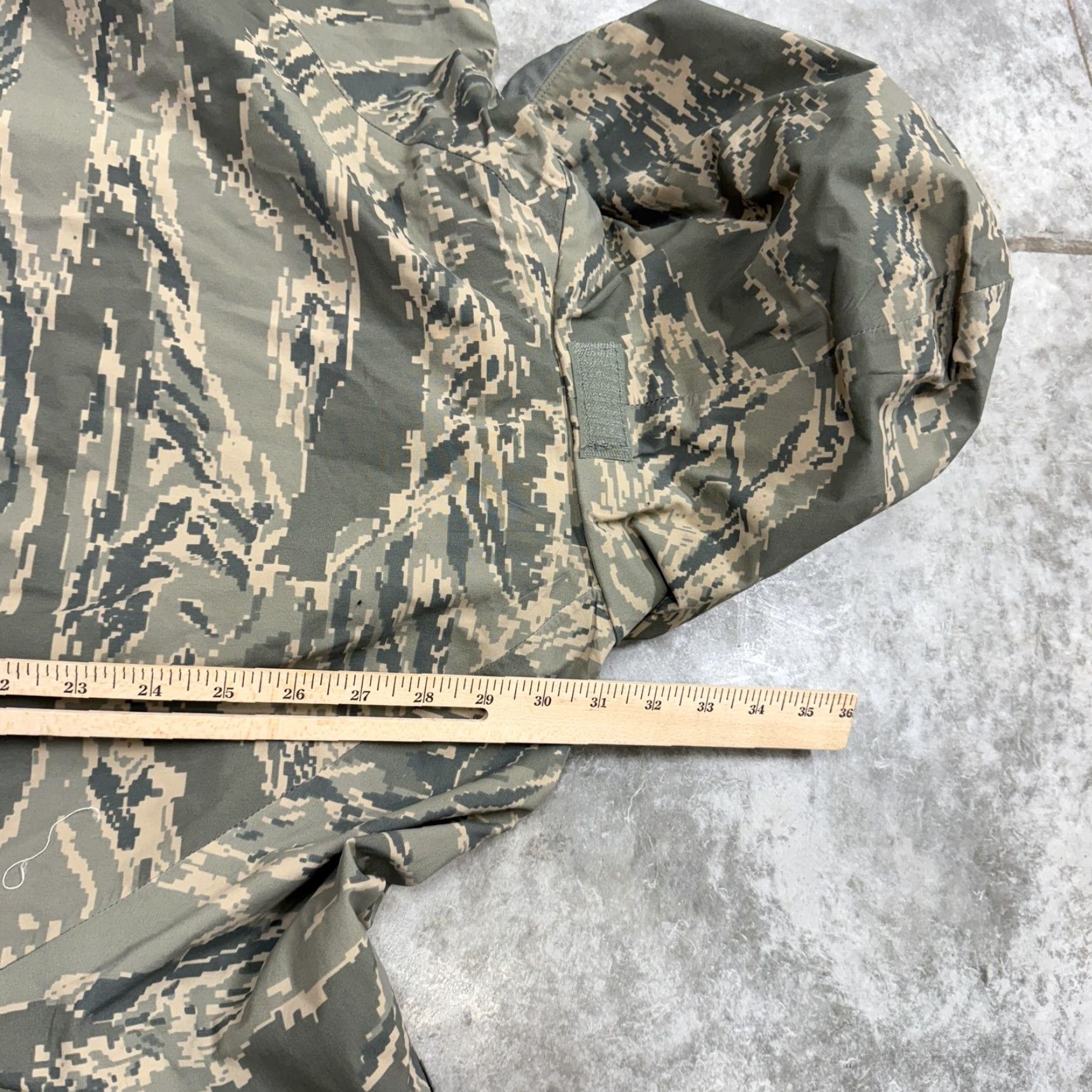 Vintage US Air Force APECS Parka Mens Large Regular Tiger Stripe Camouflage Hooded Jacket Size US L / EU 52-54 / 3 - 7 Thumbnail