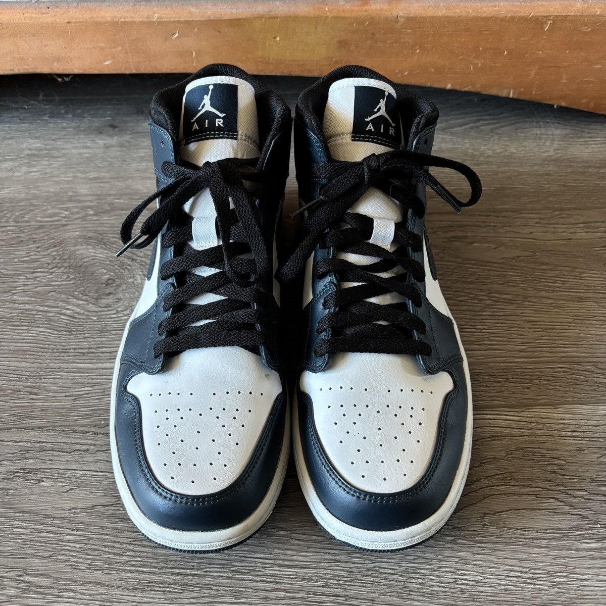 Jordan Brand Nike Jordan 1 Mid Armory Navy Sneakers Size US 10 / EU 43 - 4 Thumbnail