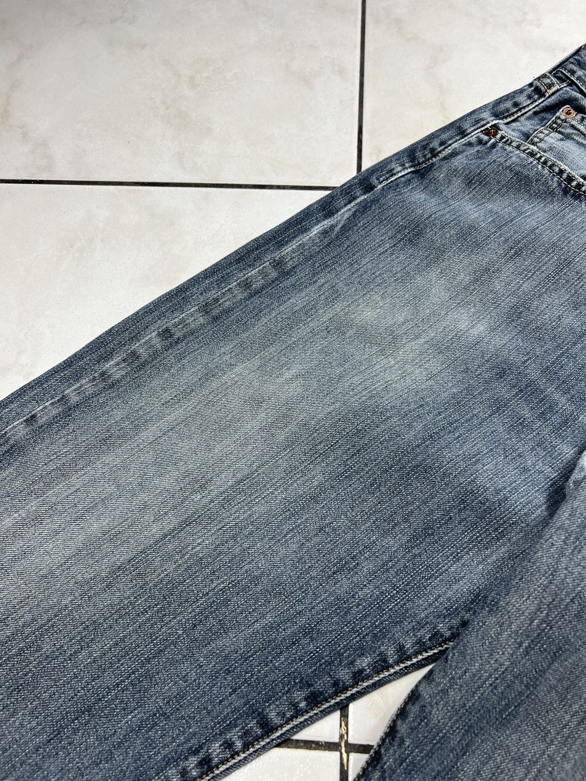Levi's Vintage Levi’s 501 straigth leg button-fly washed y2k jeans Size US 34 / EU 50 - 8 Thumbnail