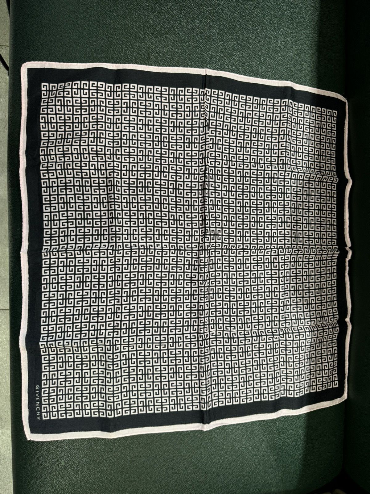 Burberry × Givenchy × Versace Vintage Scarf (100% cotton) Size ONE SIZE - 7 Thumbnail