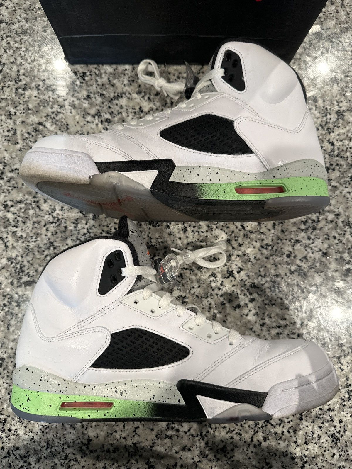 Nike Air Jordan 5 Retro Size US 10.5 / EU 43-44 - 2 Thumbnail
