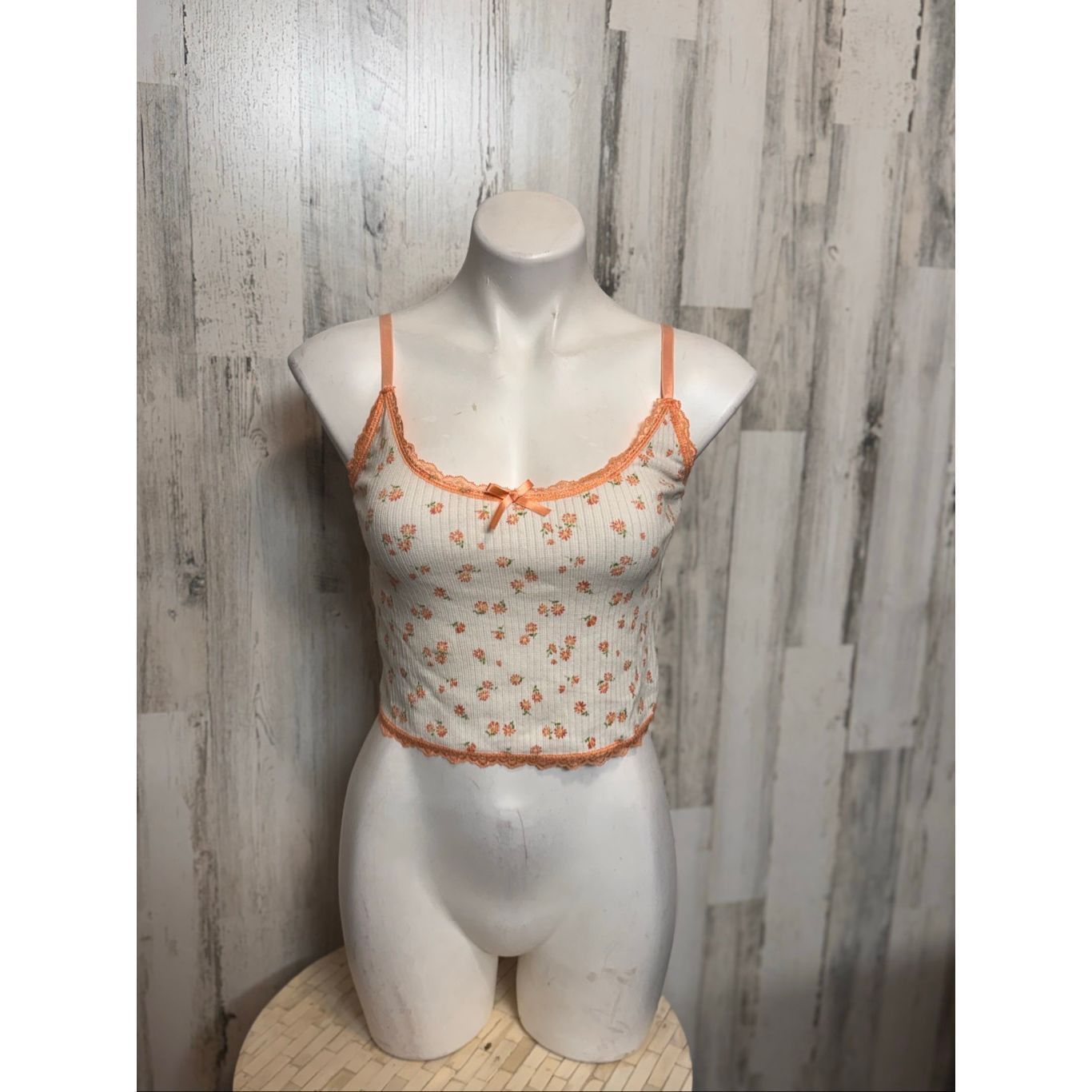 Forever 21 Forever 21 Floral Lace Trim Camisole Crop Top Size M Size M / US 6-8 / IT 42-44 - 6 Thumbnail