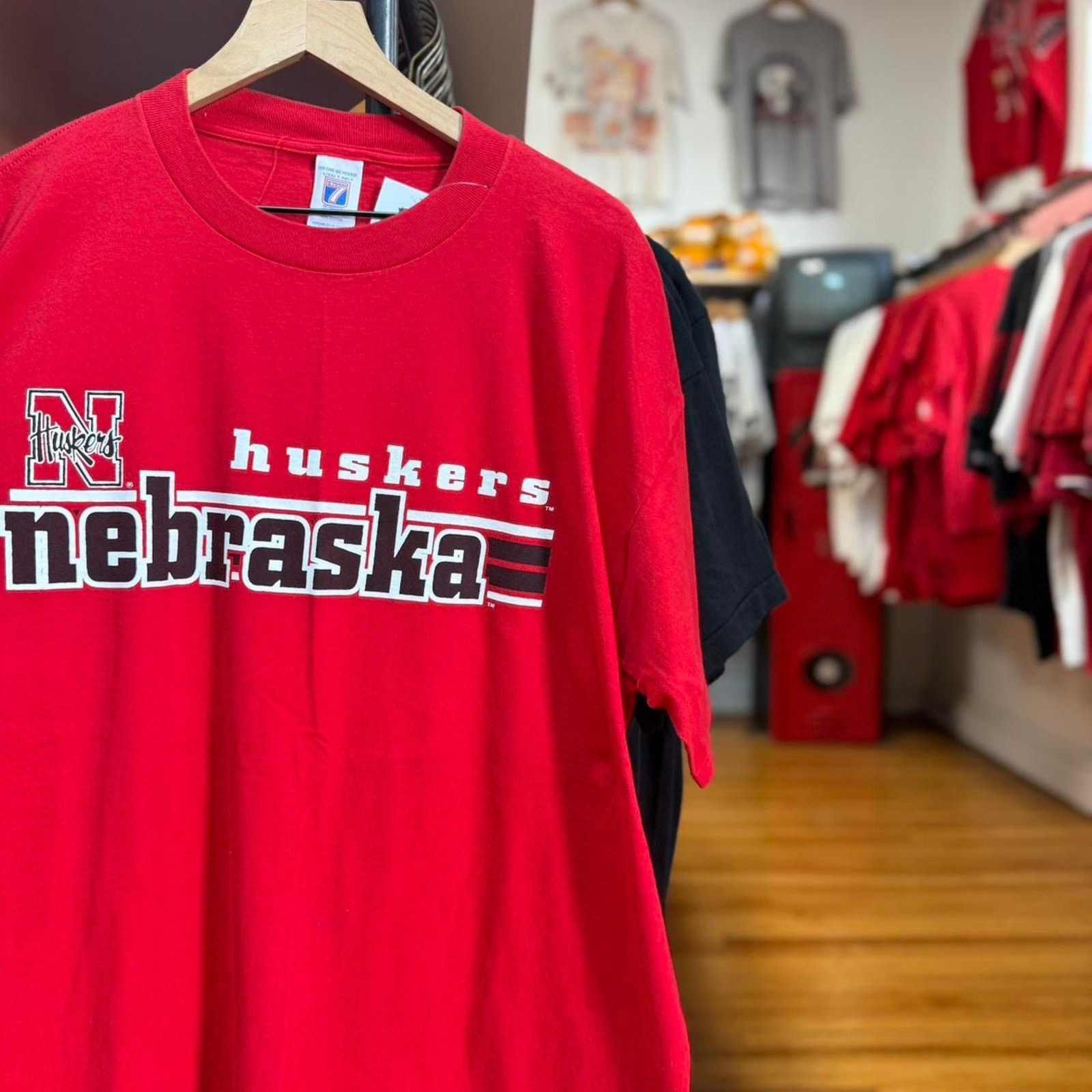 Vintage Vintage 90s Nebraska Huskers Cornhuskers Football T-Shirt Size US XXL / EU 58 / 5 - 1 Thumbnail