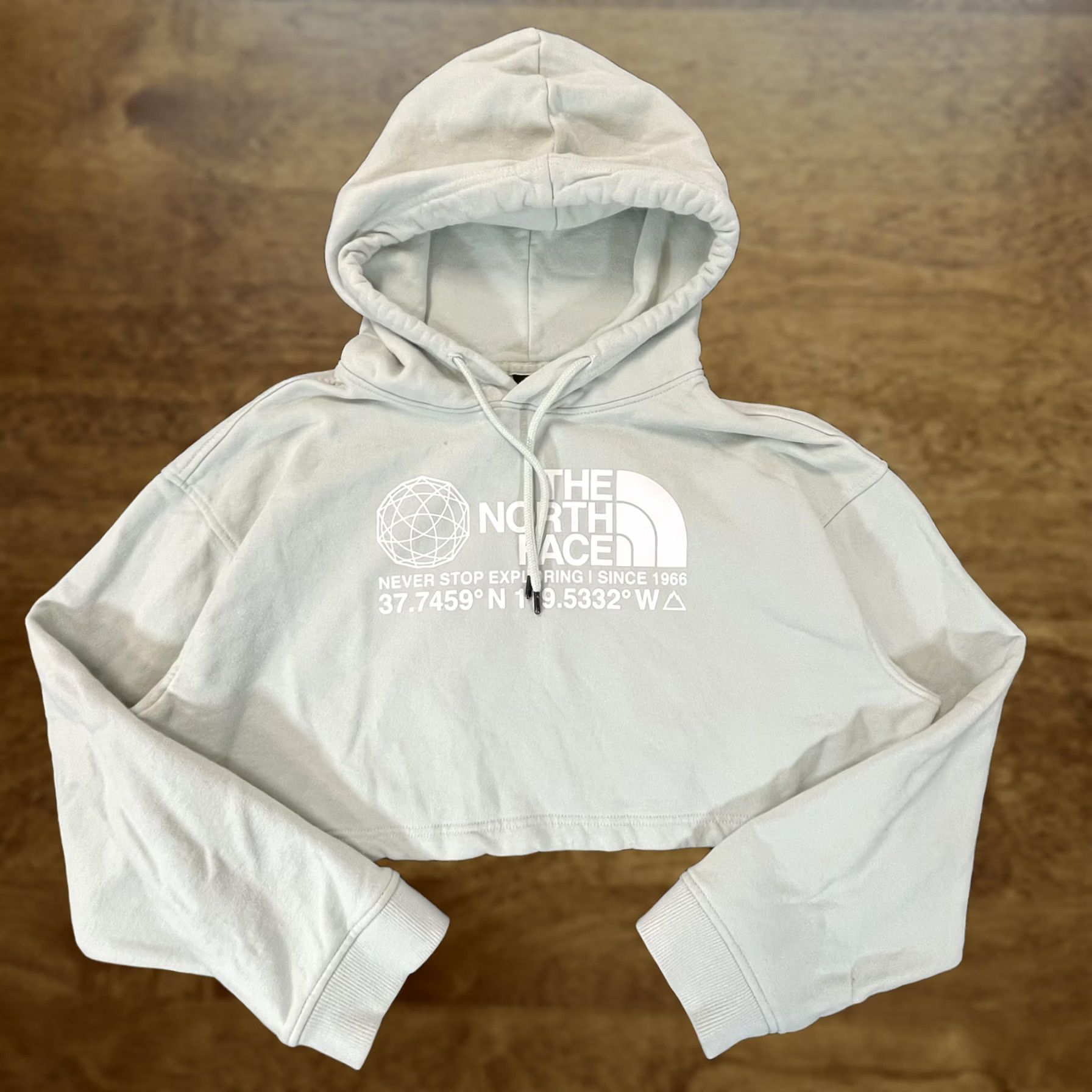 The North Face VINTAGE North Face Hoodie Womens XL Cropped Pullover Sweatshirt Explore Outdoors Size XL / US 12-14 / IT 48-50 - 1 Thumbnail
