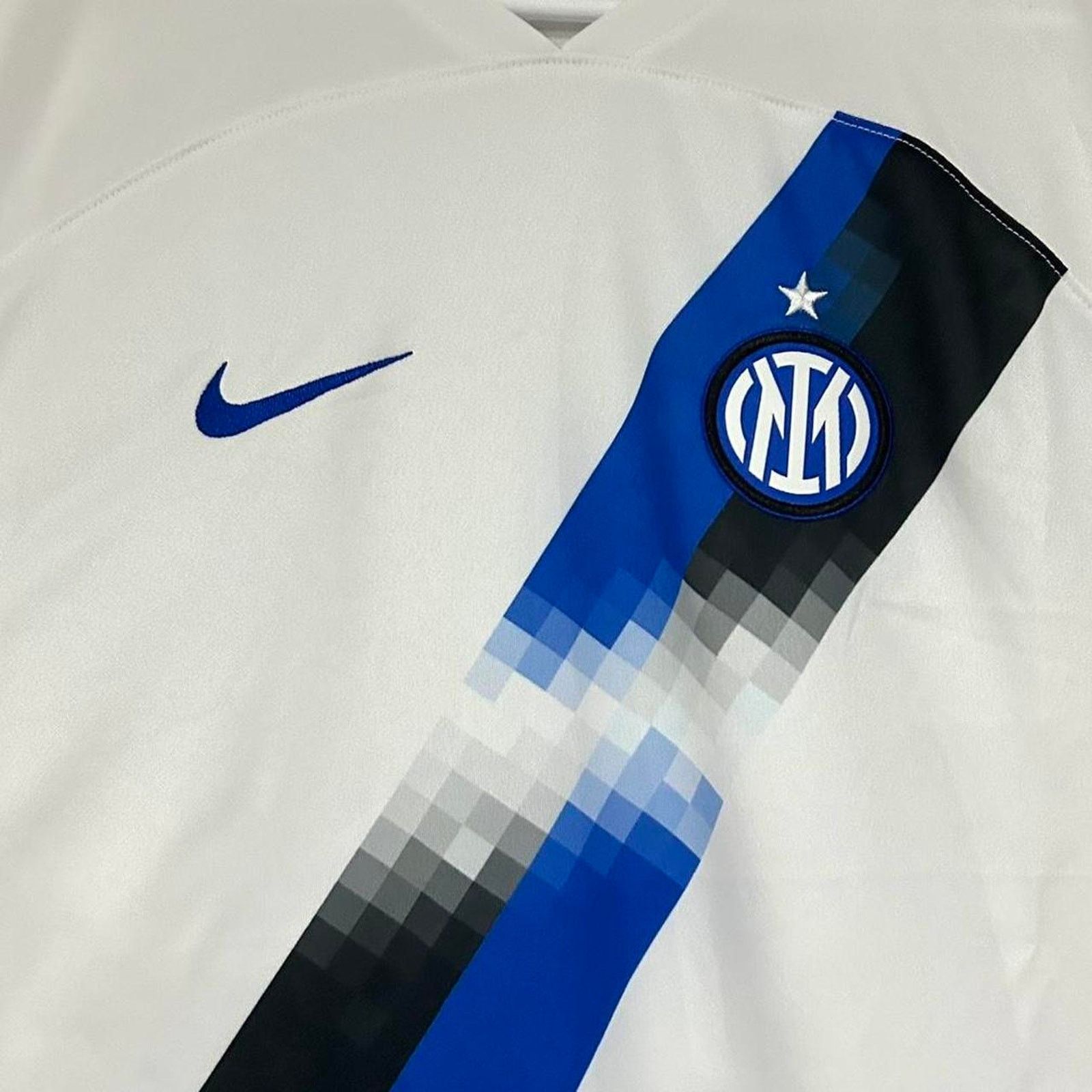 Nike Nike Inter Milan Soccer Jersey Size XL / US 12-14 / IT 48-50 - 2 Thumbnail