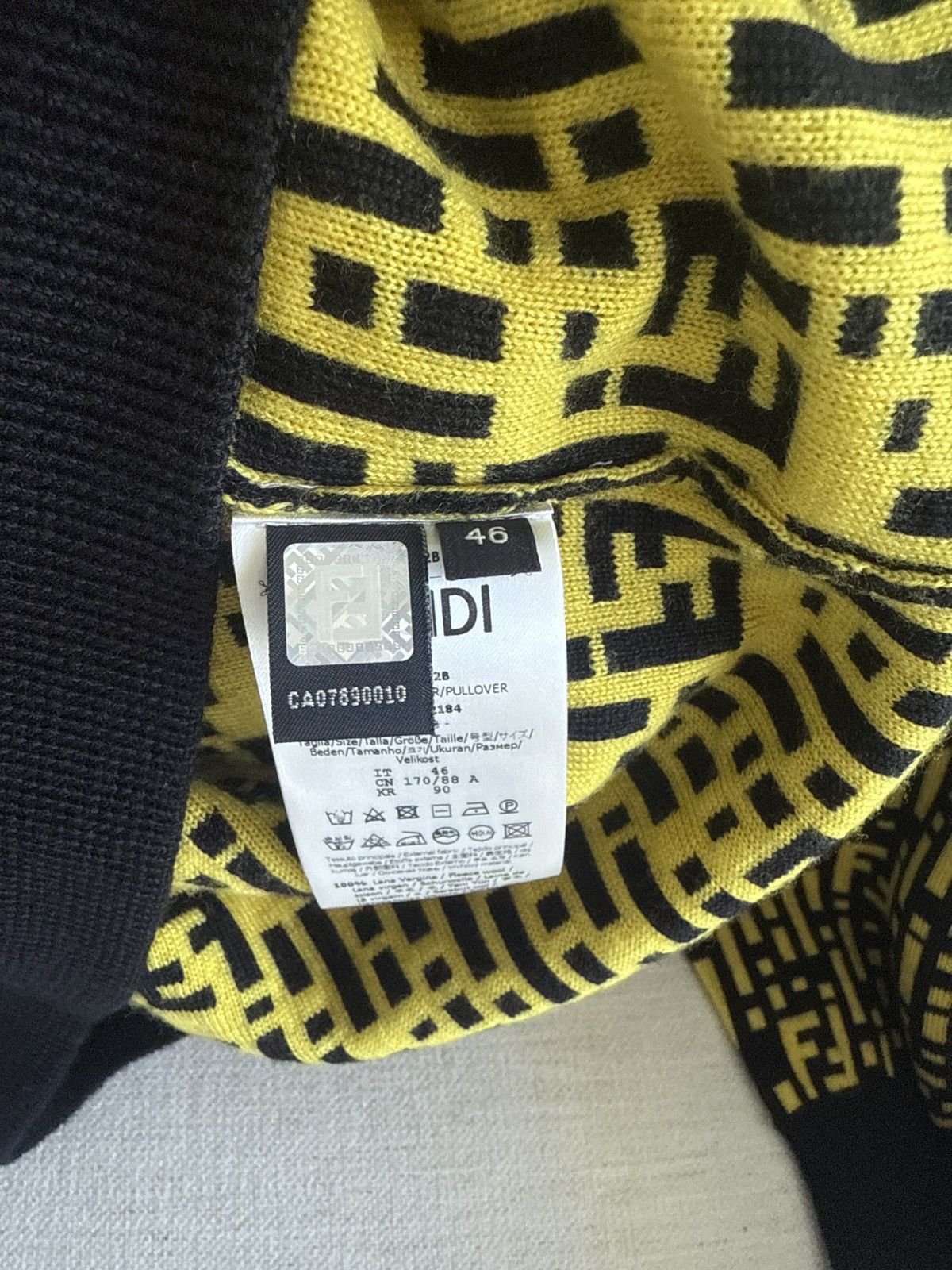 Fendi Yellow and black Fendi sweater Size US S / EU 44-46 / 1 - 3 Thumbnail